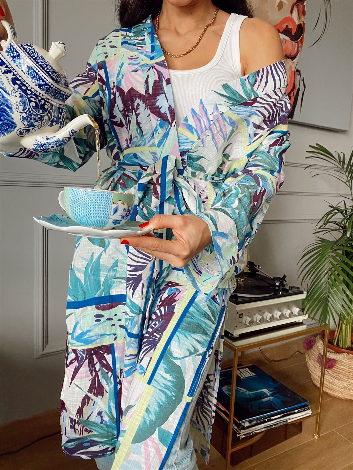 Tropikal Desenli Kuşaklı Kimono