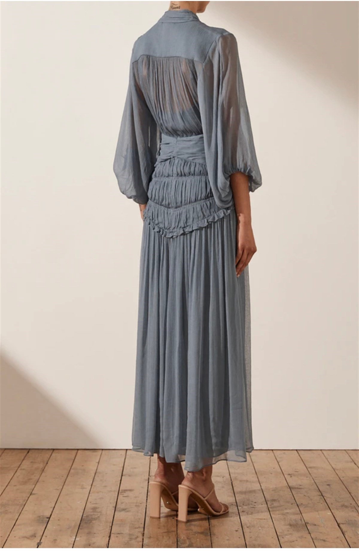 Uzun Kollu Düğmeli Midi Boy Şifon Elbise