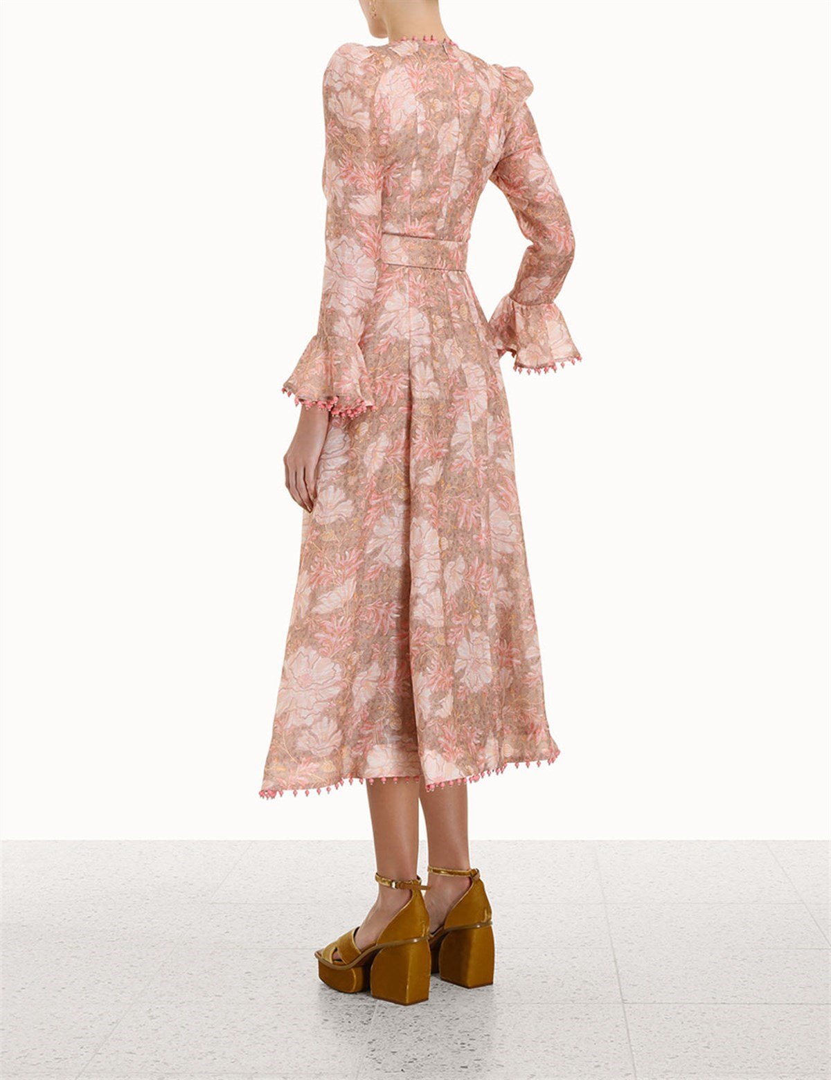 V Yaka Boncuk İşlemeli Çiçek Desenli Tasarım Elbise
