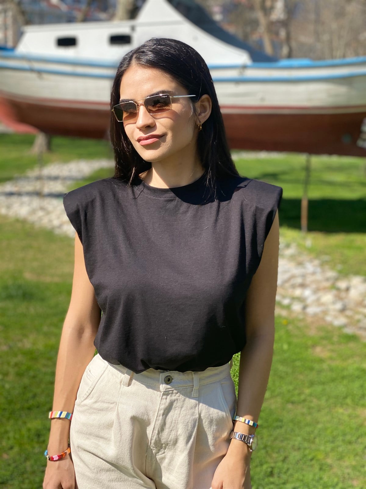 Vatkalı Siyah T-Shirt