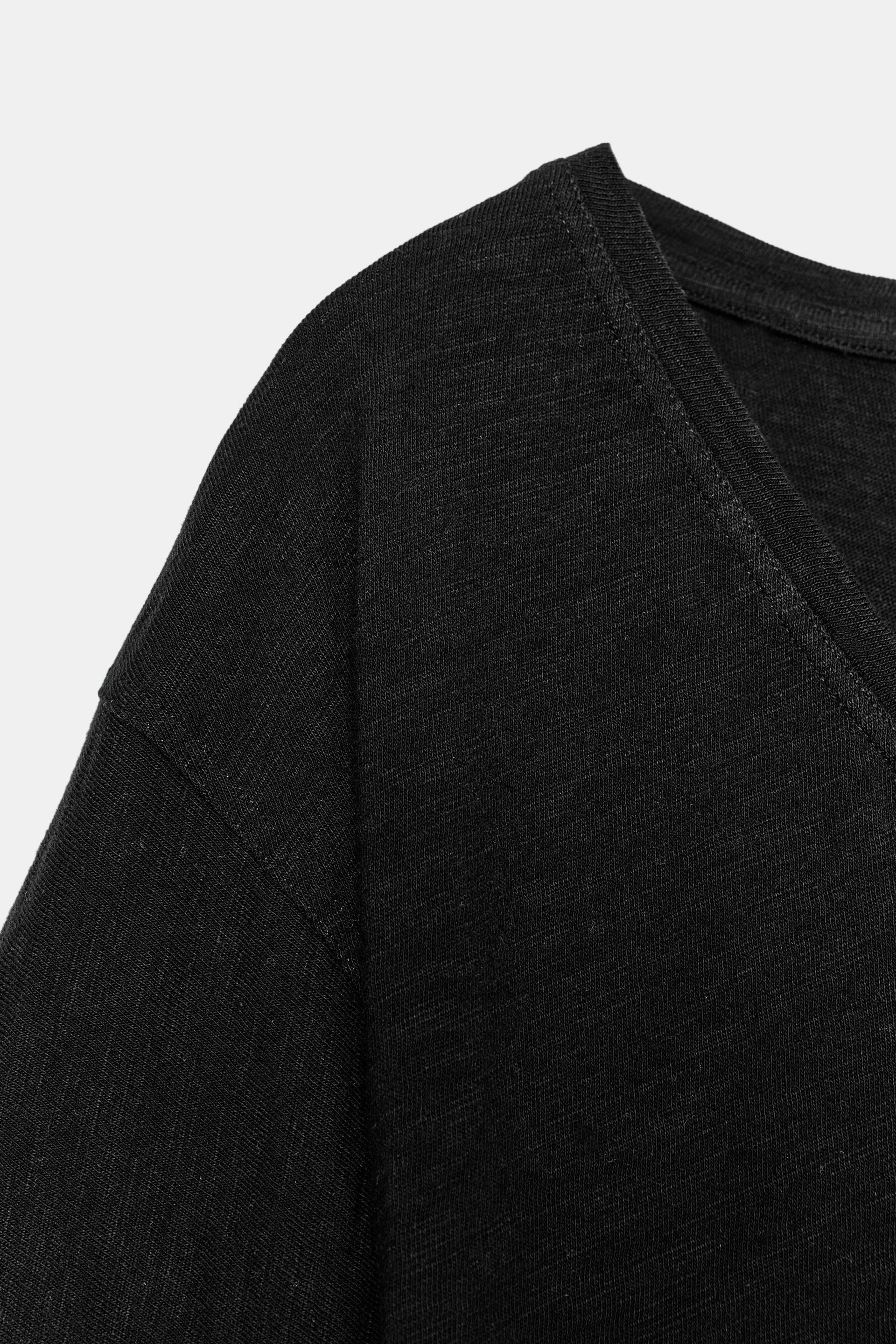 V YAKA T-SHIRT