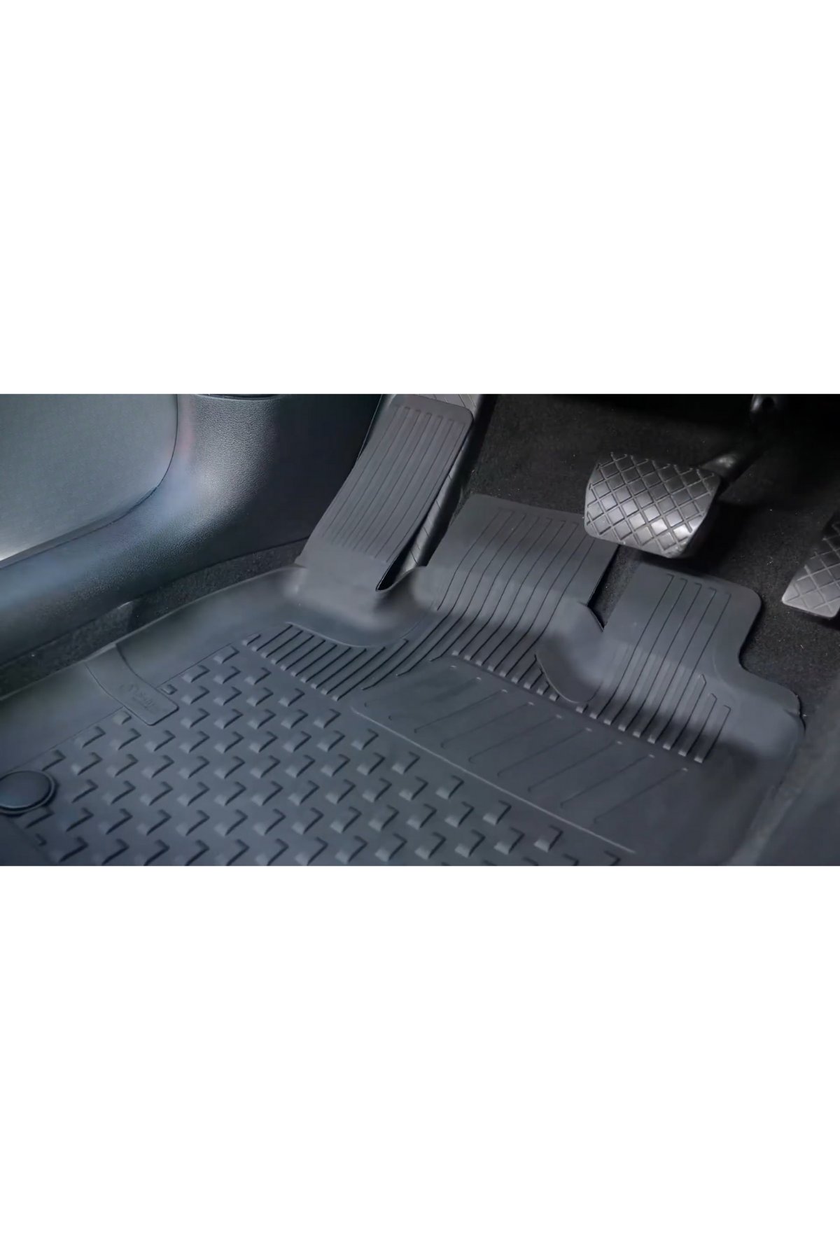 Audi Q2 2015+ 4.5D Havuzlu Oto Paspas