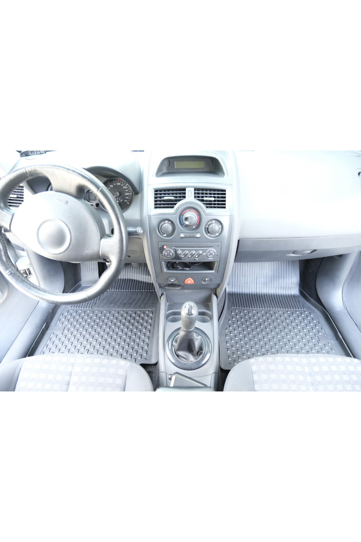 RENAULT Megane 2 Sedan 2003-2008 4.5D Havuzlu Oto Paspas