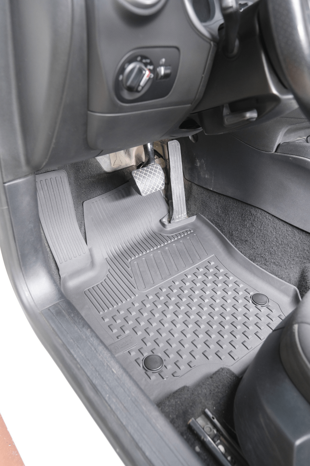 VOLKSWAGEN Jetta 2005-2010 4.5D Havuzlu Oto Paspas