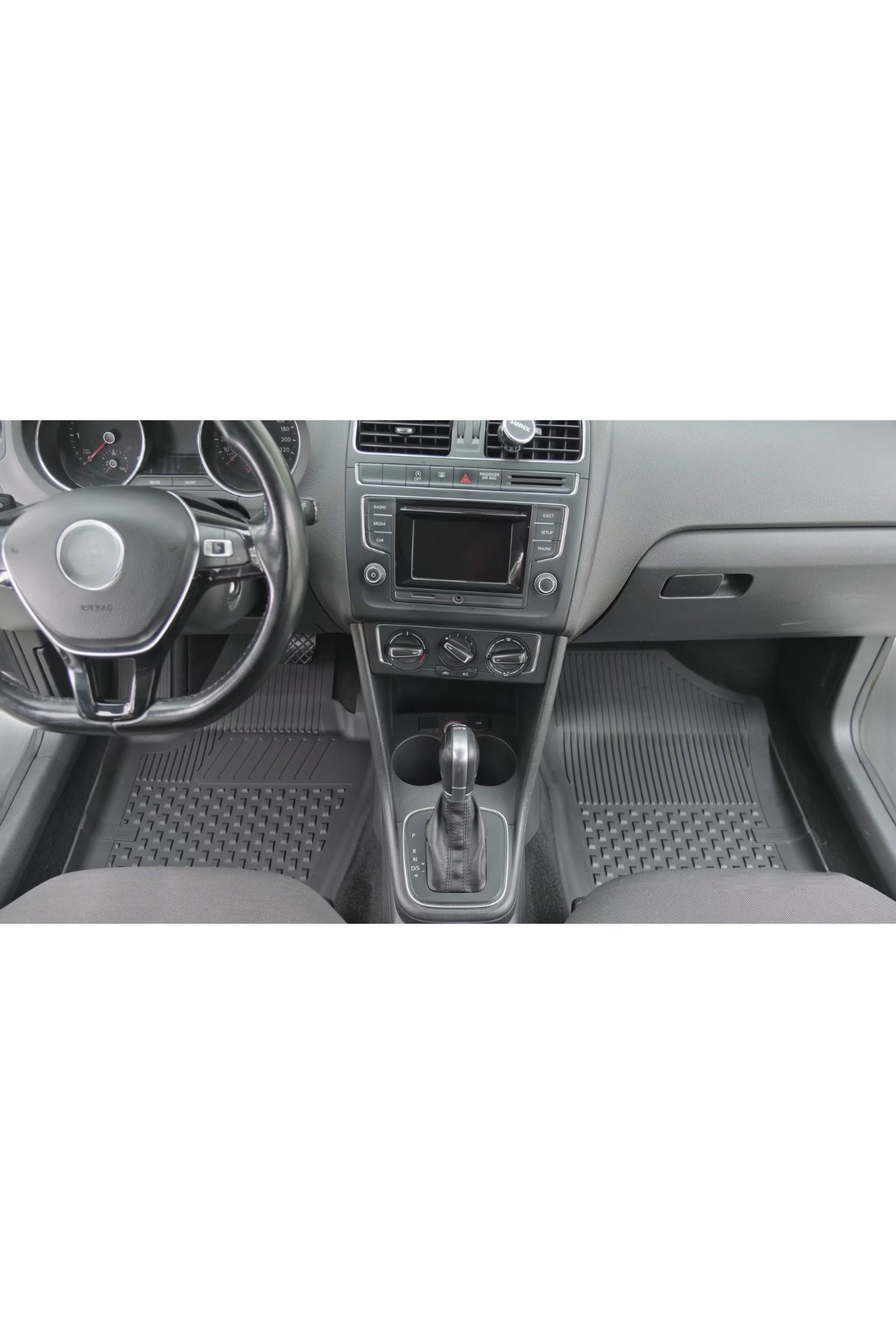 VOLKSWAGEN Polo 2002-2009 4.5D Havuzlu Oto Paspas