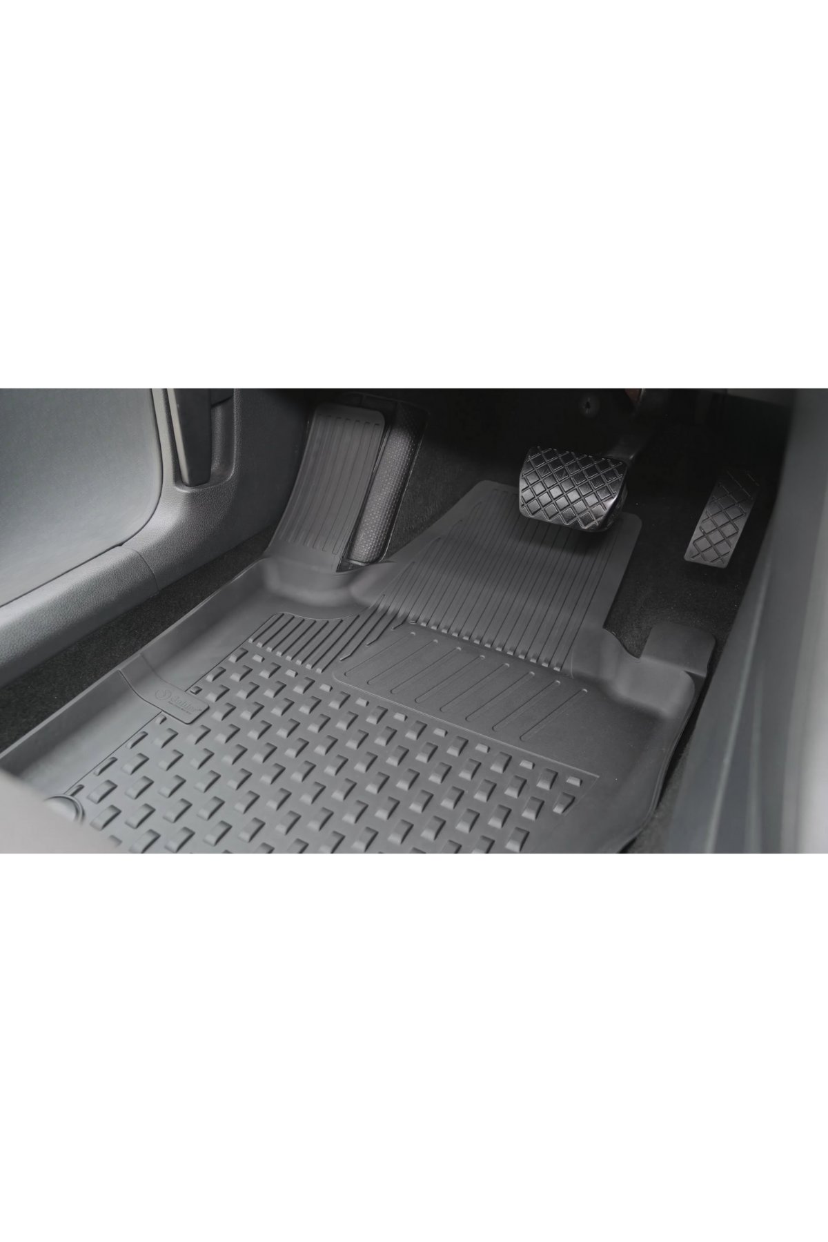 VOLKSWAGEN Polo 2002-2009 4.5D Havuzlu Oto Paspas