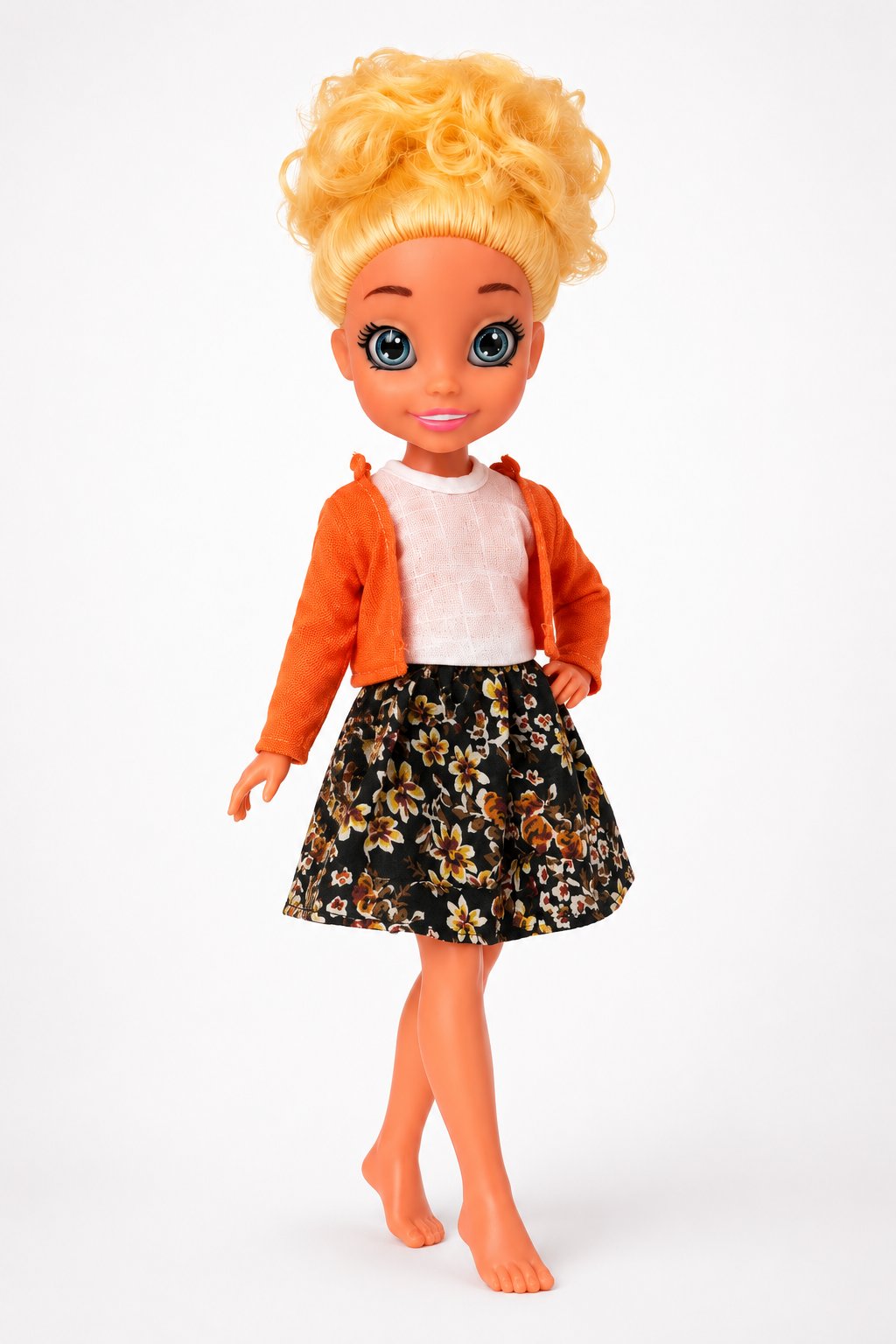Laura Cool Girl 45 cm Sesli ve Şarkı Söyleyen Oyuncak Bebek