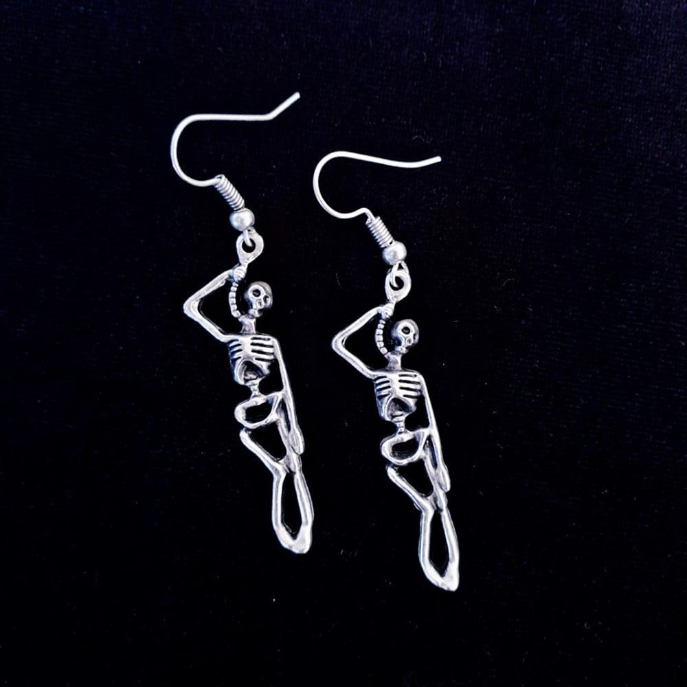 Asılmış İskelet Küpe