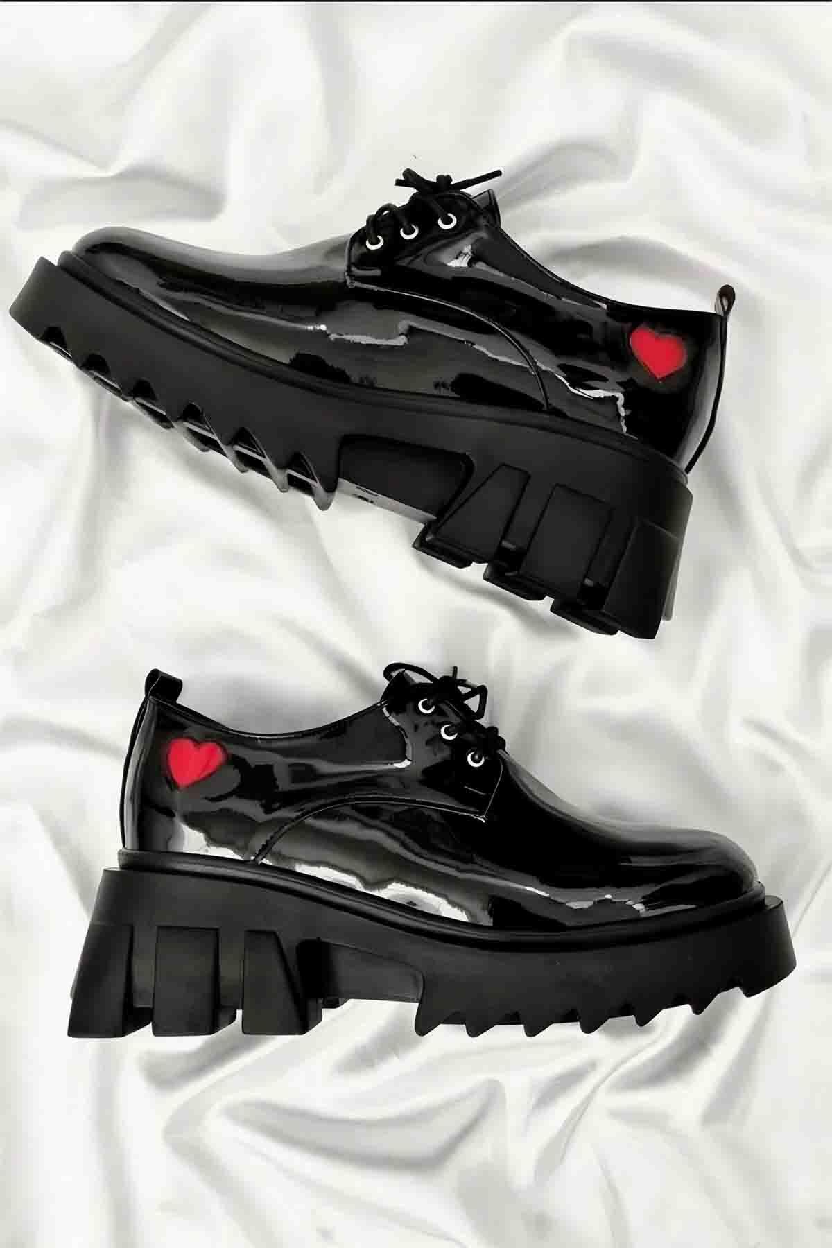 Japanese Style Heart Detail Shoes