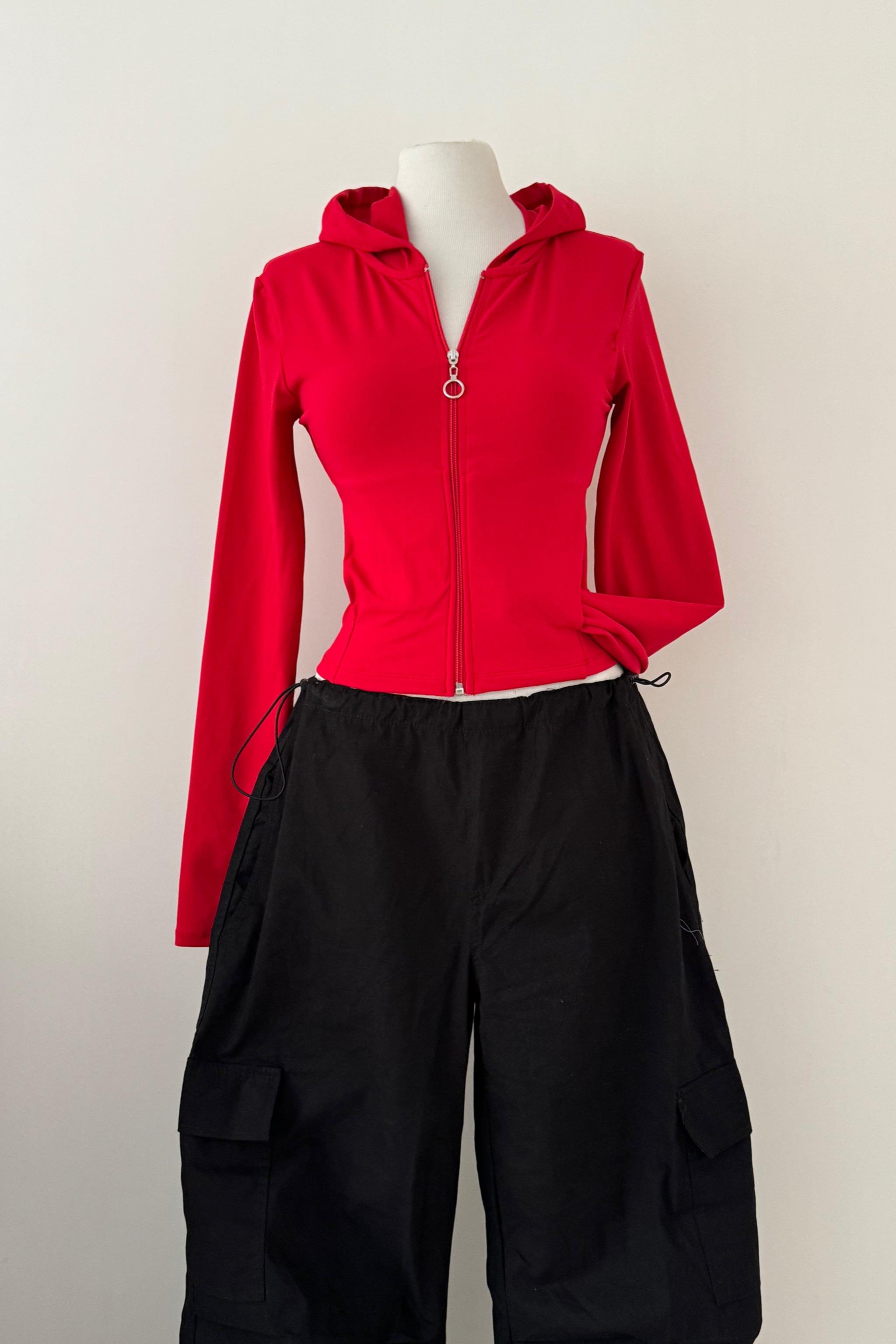 Kırmızı Fermuarlı Kapüşonlu Hırka