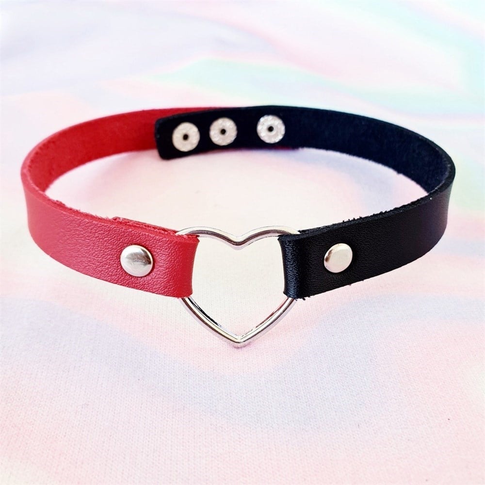 Kırmızı-Siyah Deri Kalp Tasma Kolye