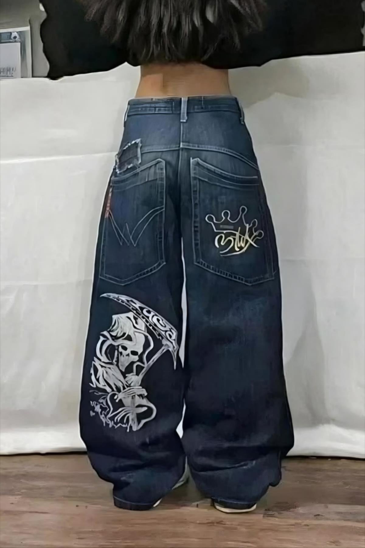 Mavi Arka Cep Skull Detail Pantolon