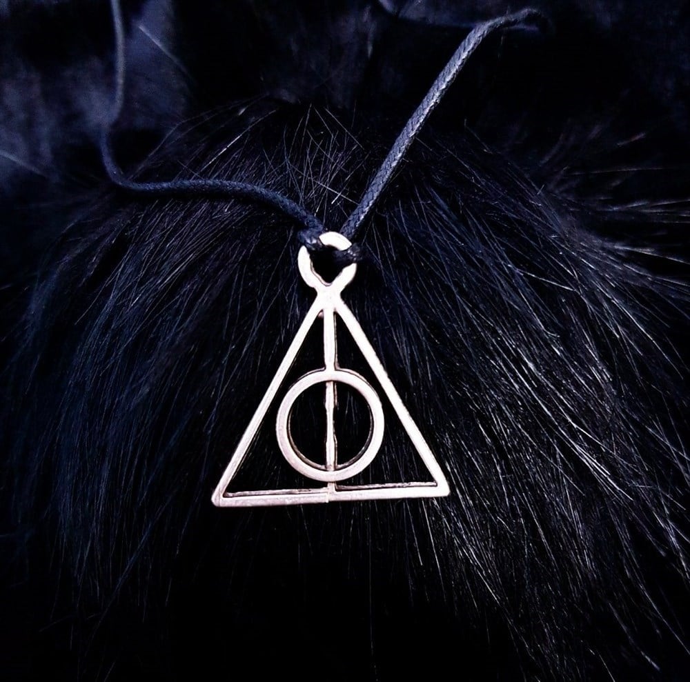 Ölüm Yadigarları Ipli Kolye