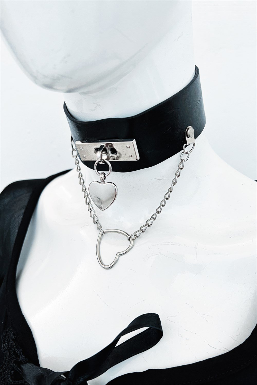 Pendant Full Heart Choker