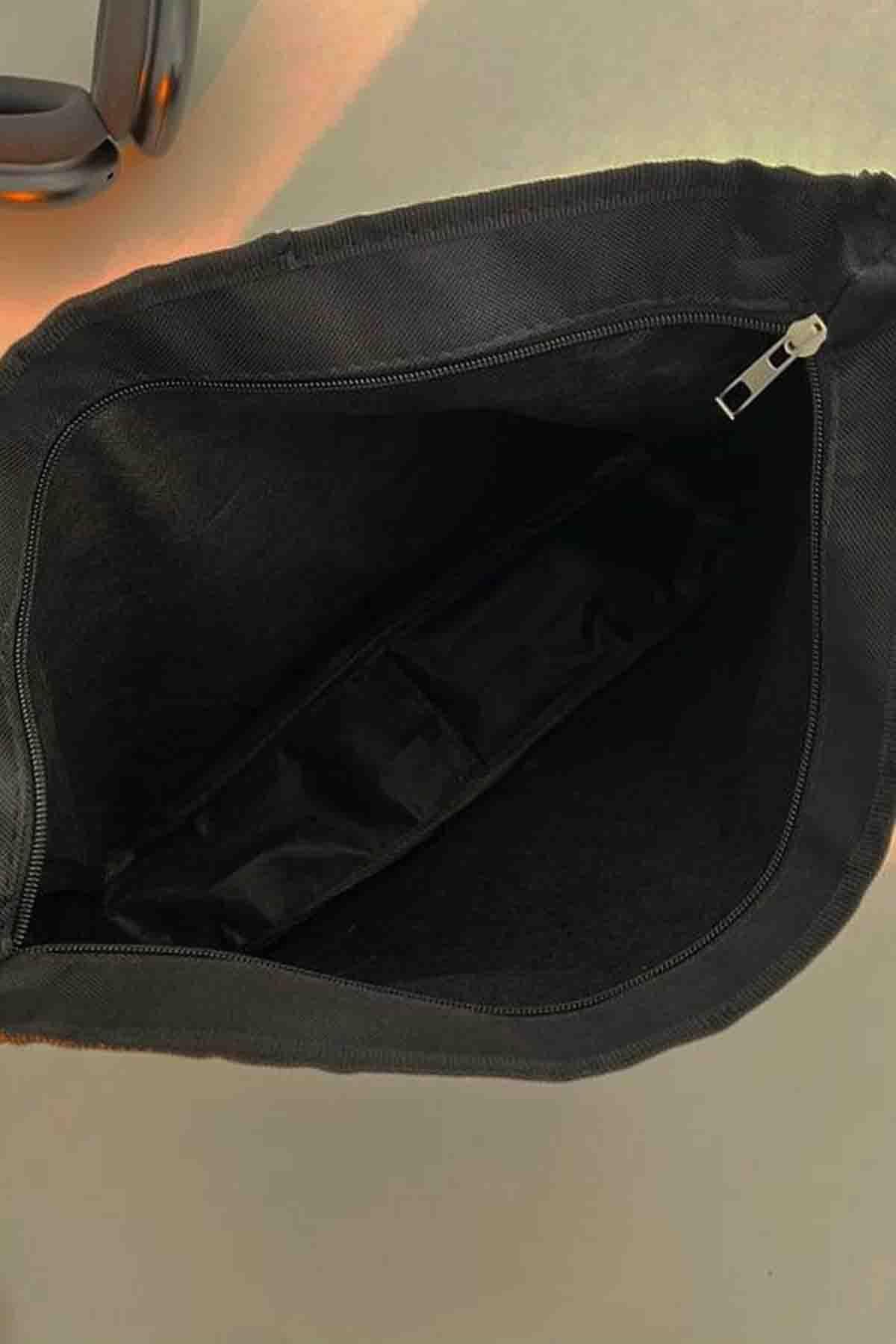 Red Pentegram Postacı Çantası