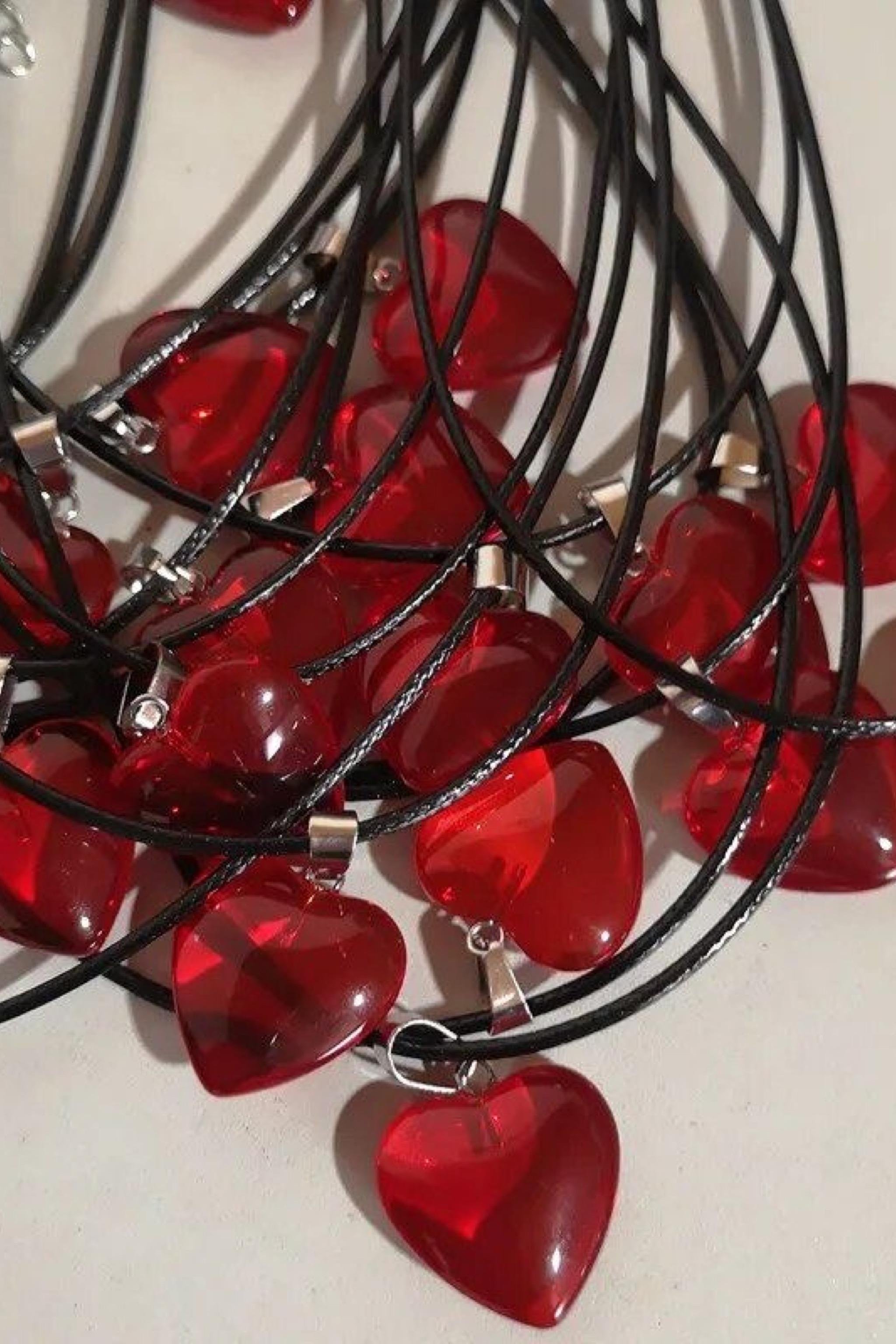 Red Pine Heart Kolye