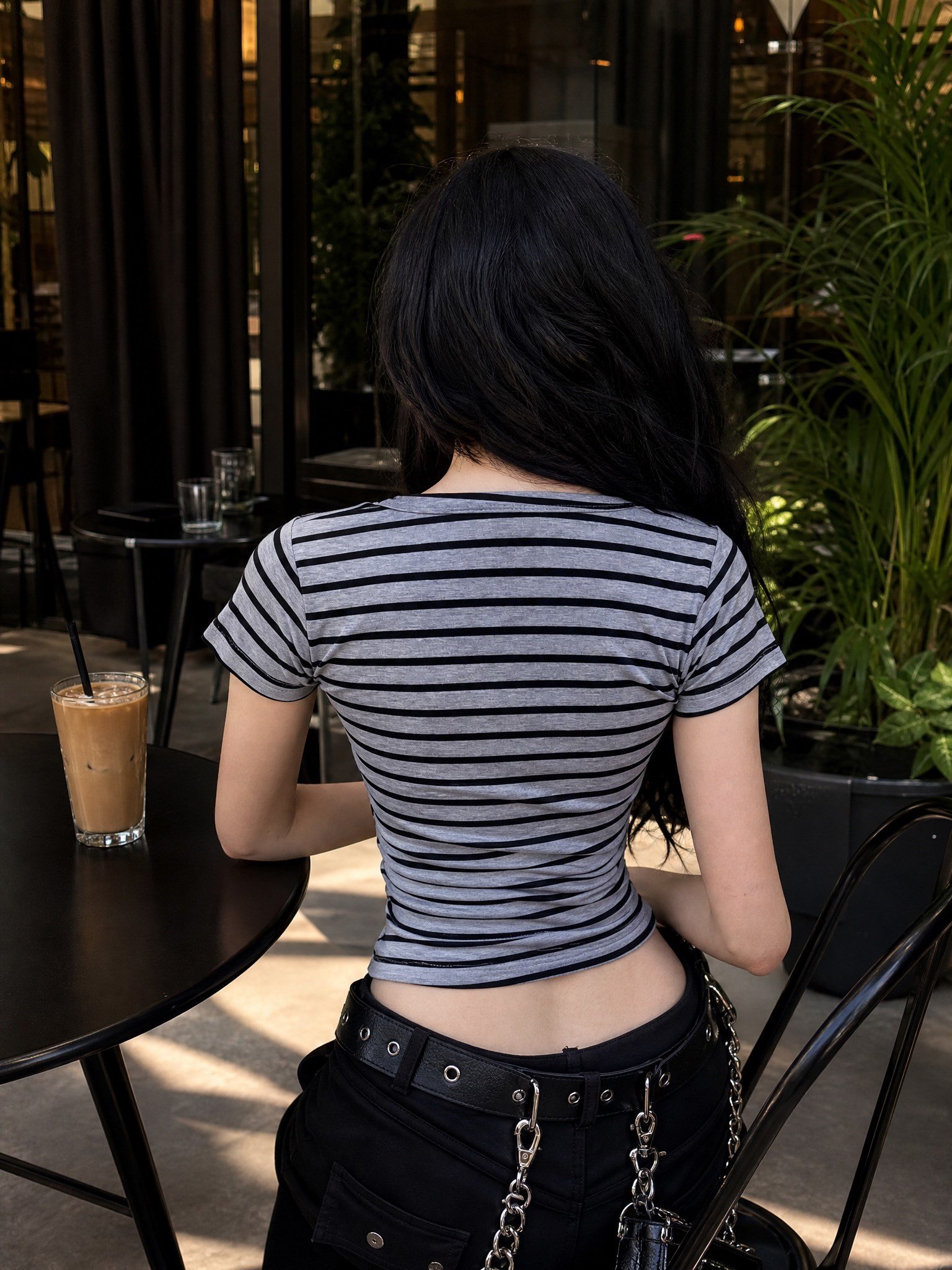 Siyah Gri Çizgili Düğmeli Y2K Kısa Kollu Crop