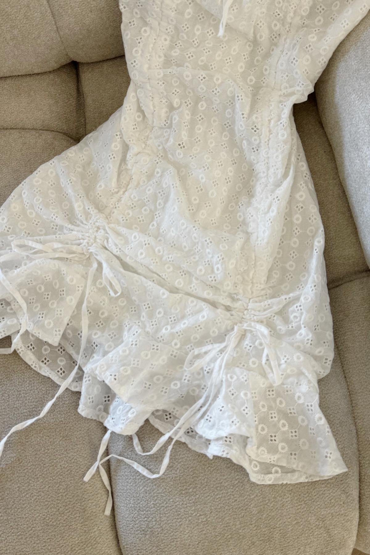 White Fisto Detaylı Elbise