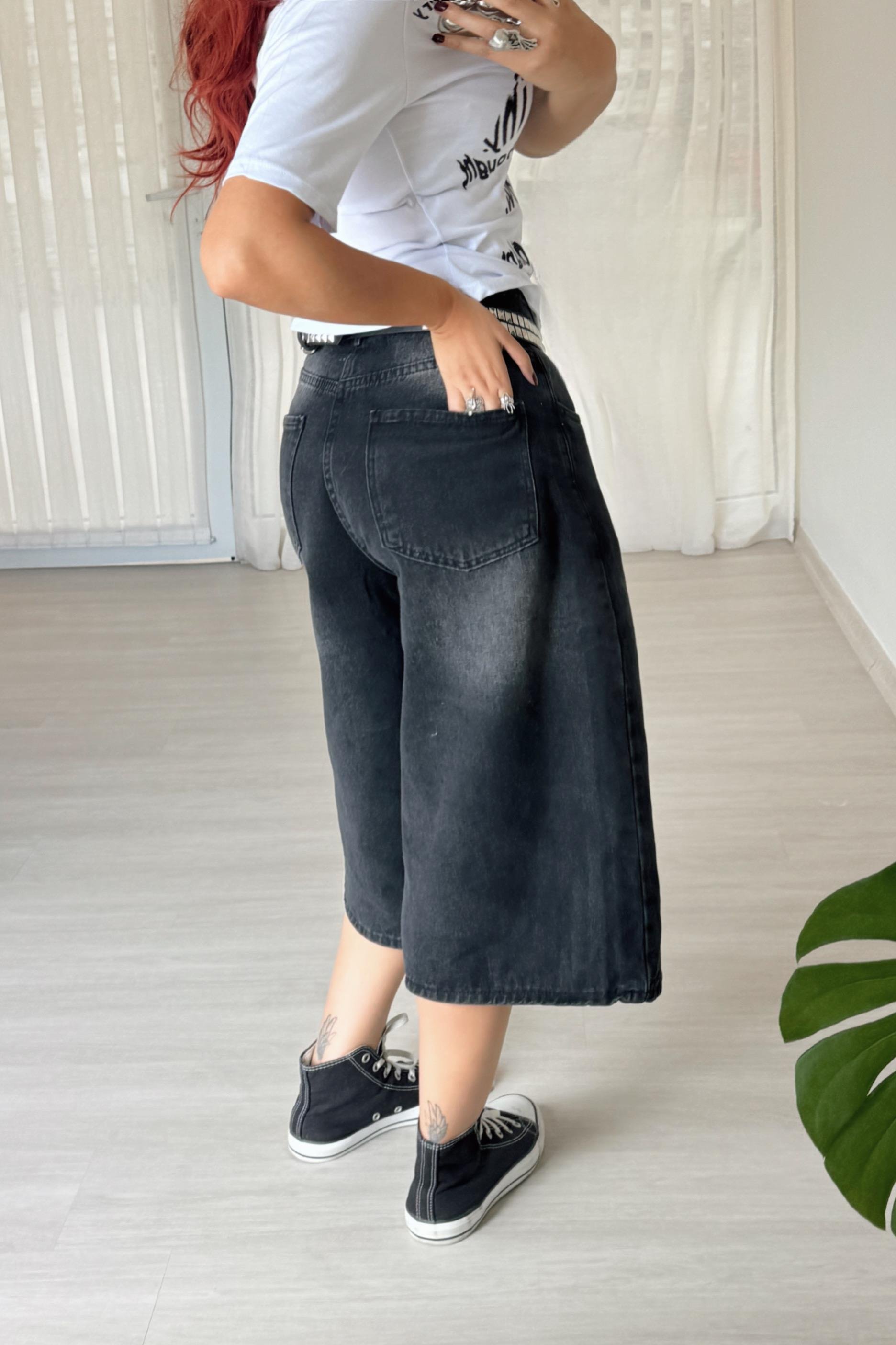 Yıkamalı Füme Kısa Şort