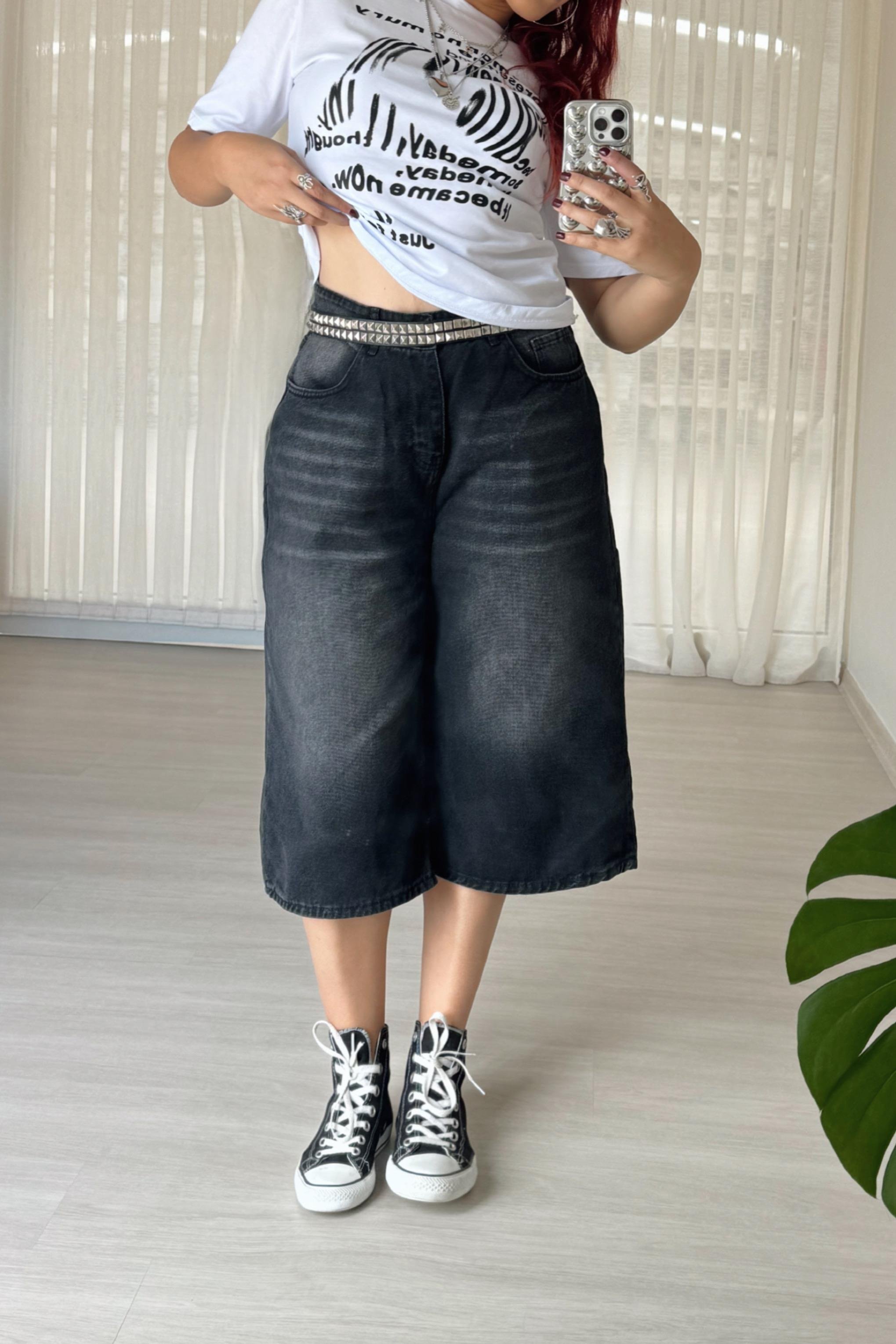 Yıkamalı Füme Kısa Şort