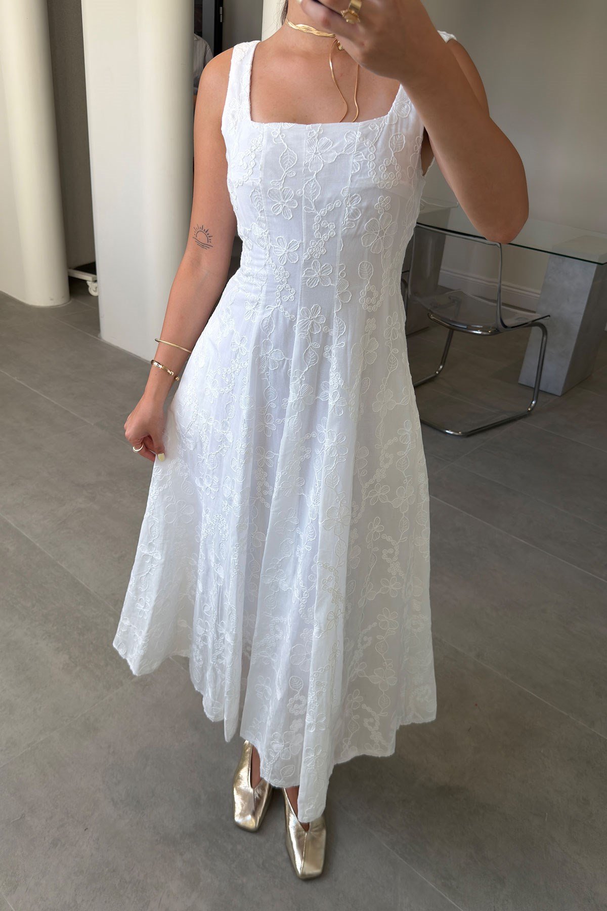 Bella Flora Brodeli Yandan Fermuarlı Elbise- BEYAZ