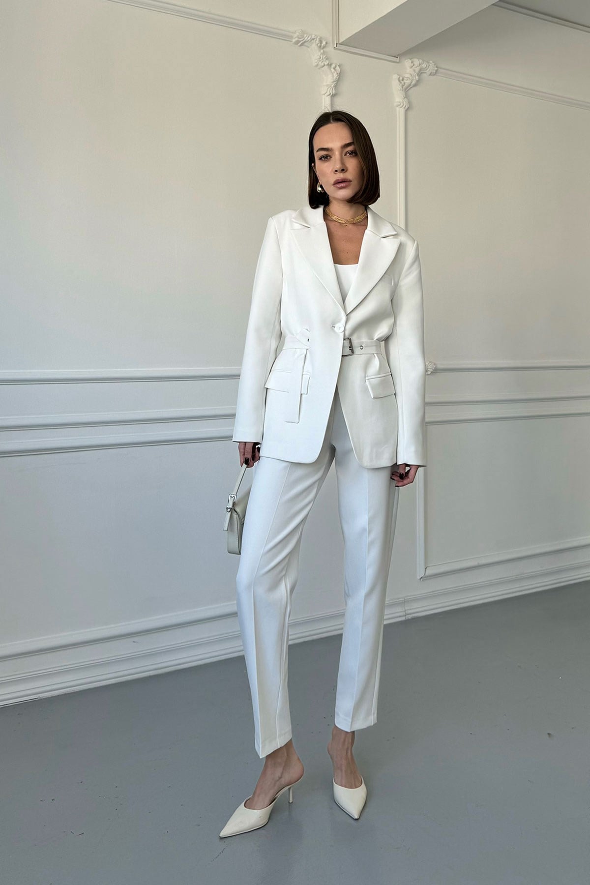 Blazer Kemer Tasarımlı Takım- BEYAZ
