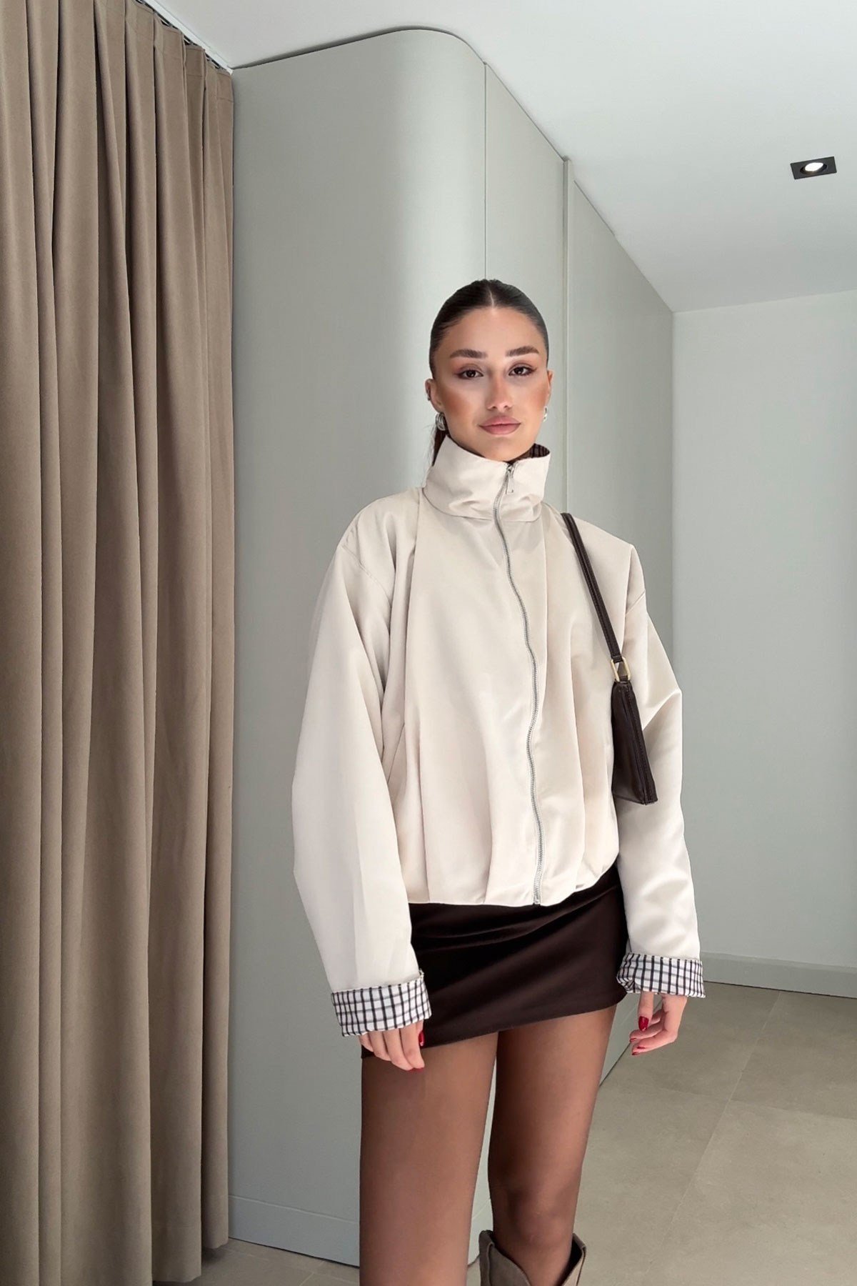 FERMUARLI PİLE DETAYLI BOMBER CEKET- BEJ