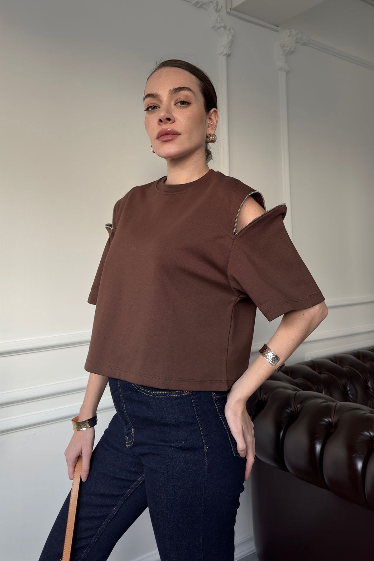 Fermuarlı Vatkalı Tshirt- KAHVERENGİ