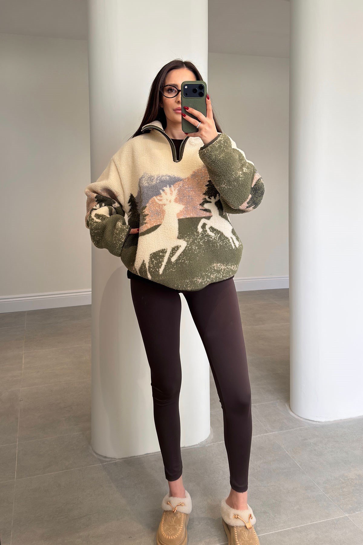 Geyik Desen Fermuarlı Polar Sweatshırt- EKRU