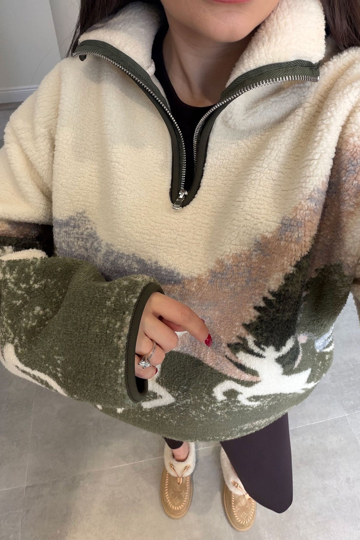 Geyik Desen Fermuarlı Polar Sweatshırt- EKRU