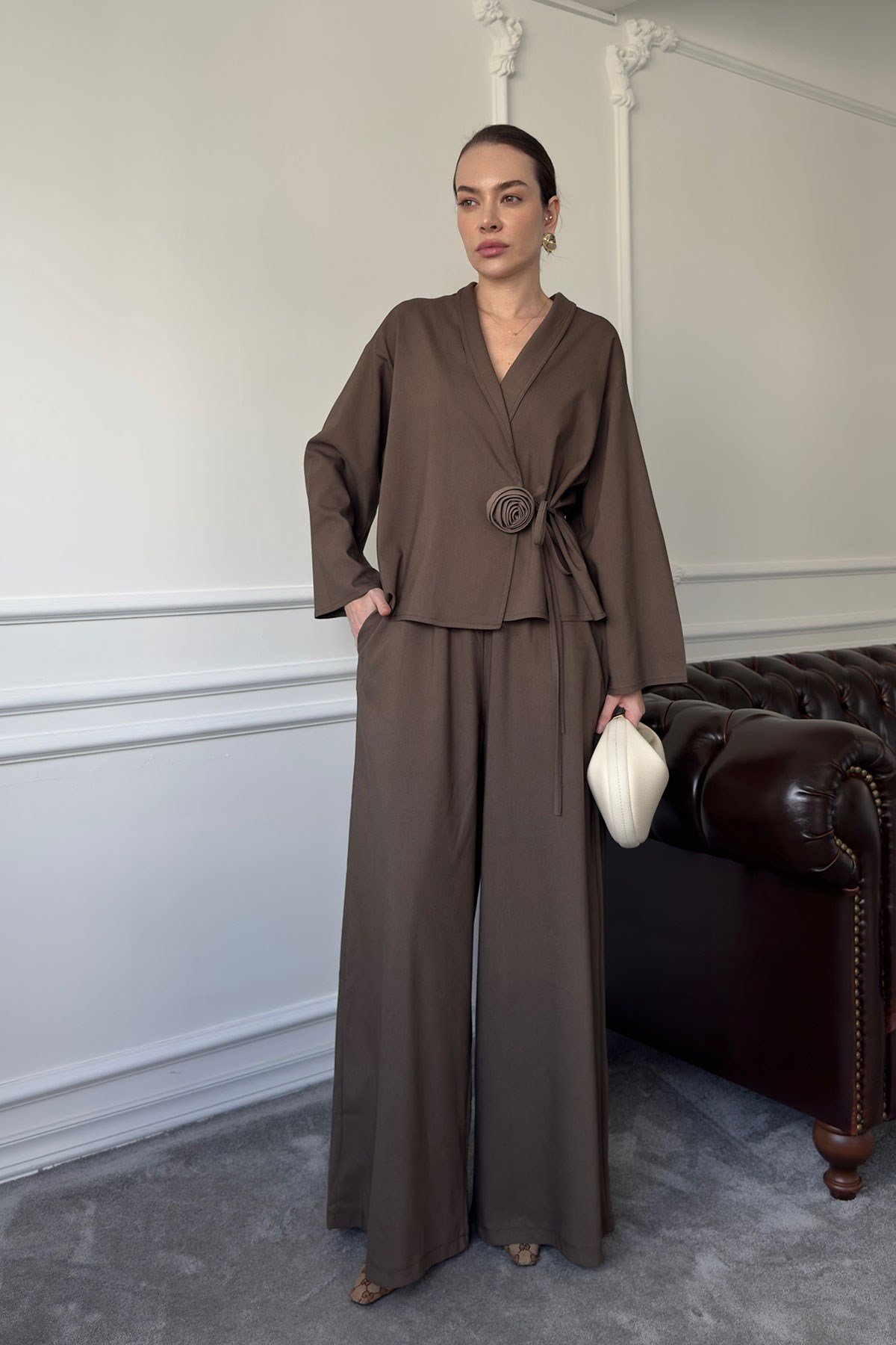 Gül Detay Beli Lastikli Kimono Takım- KAHVERENGİ