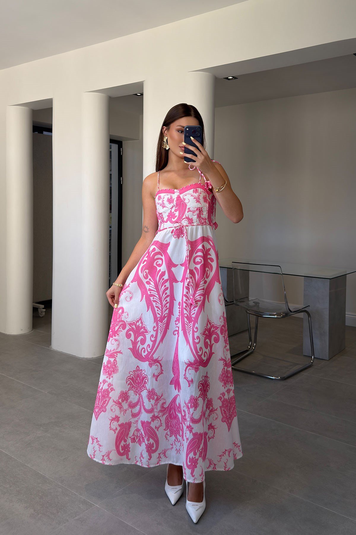 İnci İşlemeli Sırtı Gipeli Desenli Maxi Boy Elbise- PEMBE