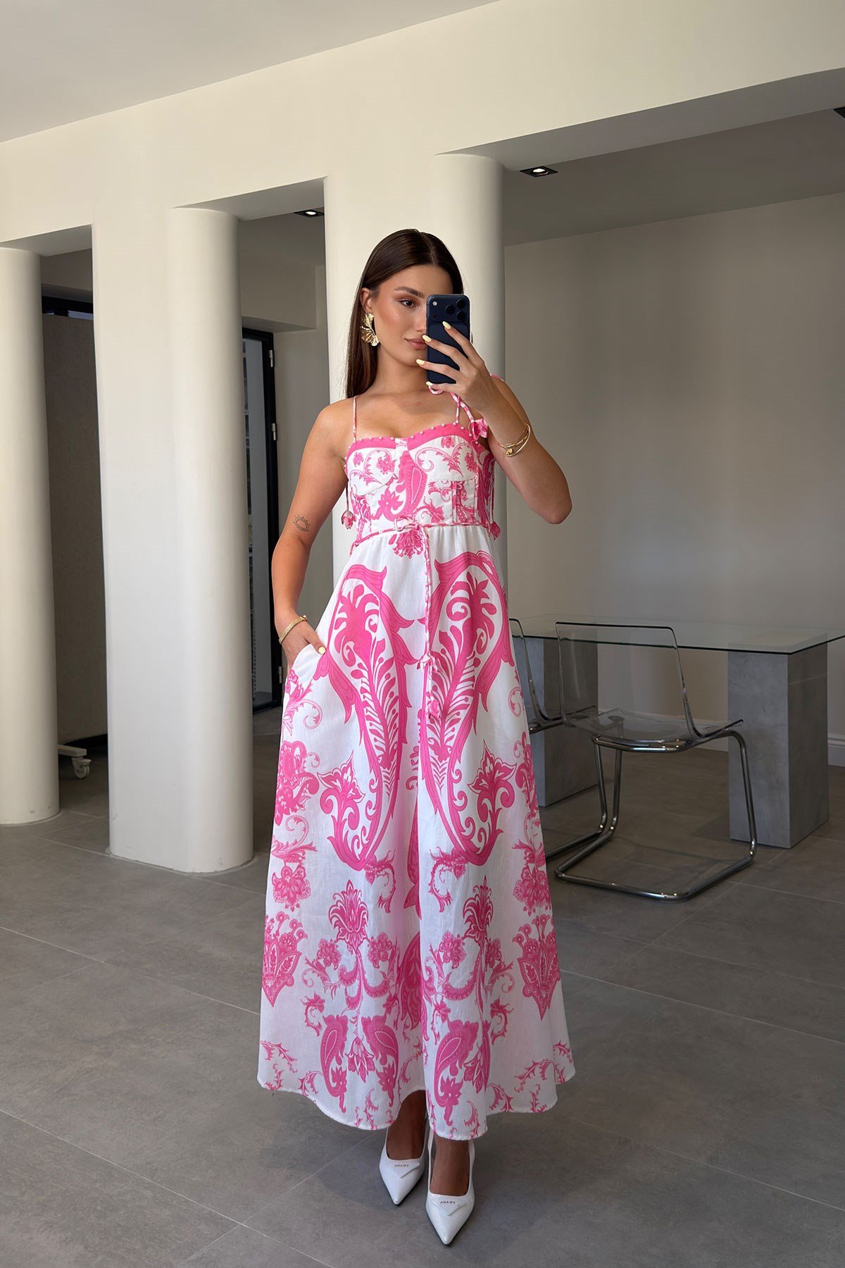 İnci İşlemeli Sırtı Gipeli Desenli Maxi Boy Elbise- PEMBE
