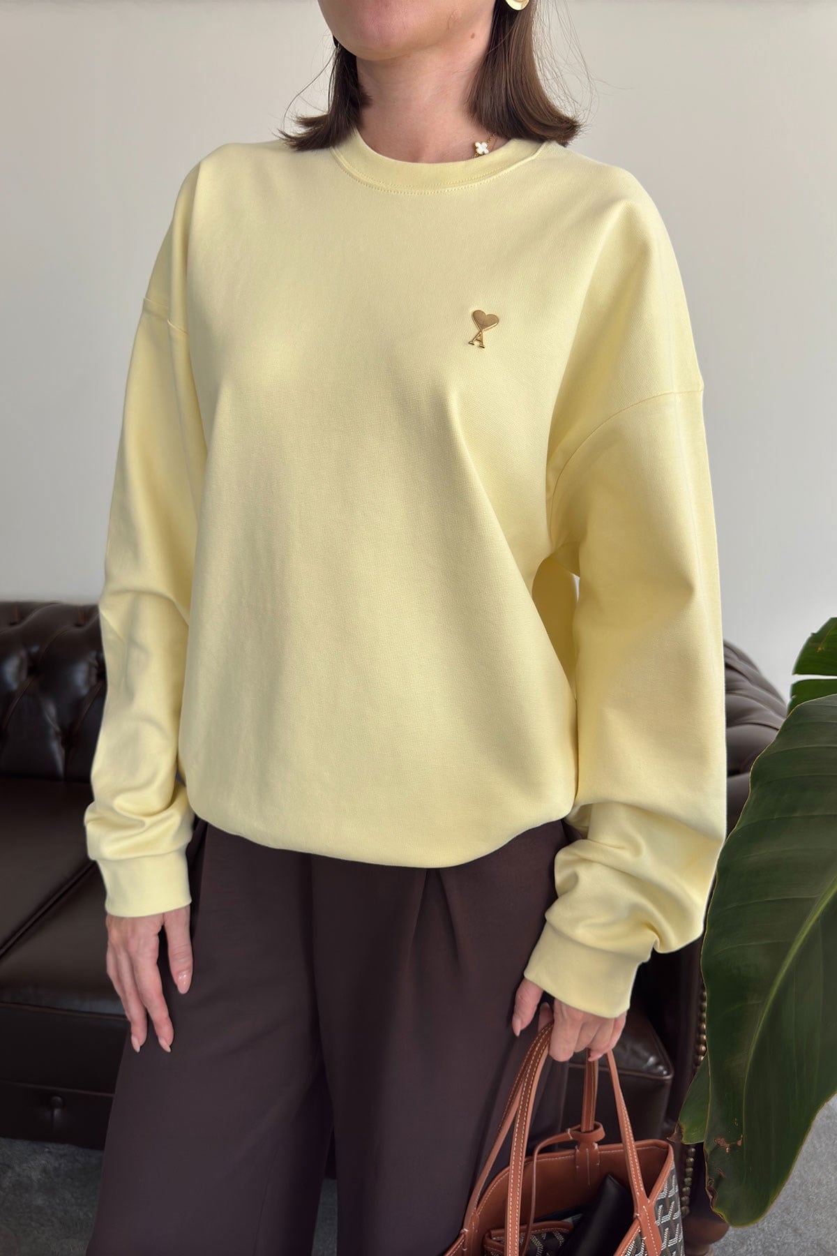Kalp Broşlu Orj Sweatshirt- SARI