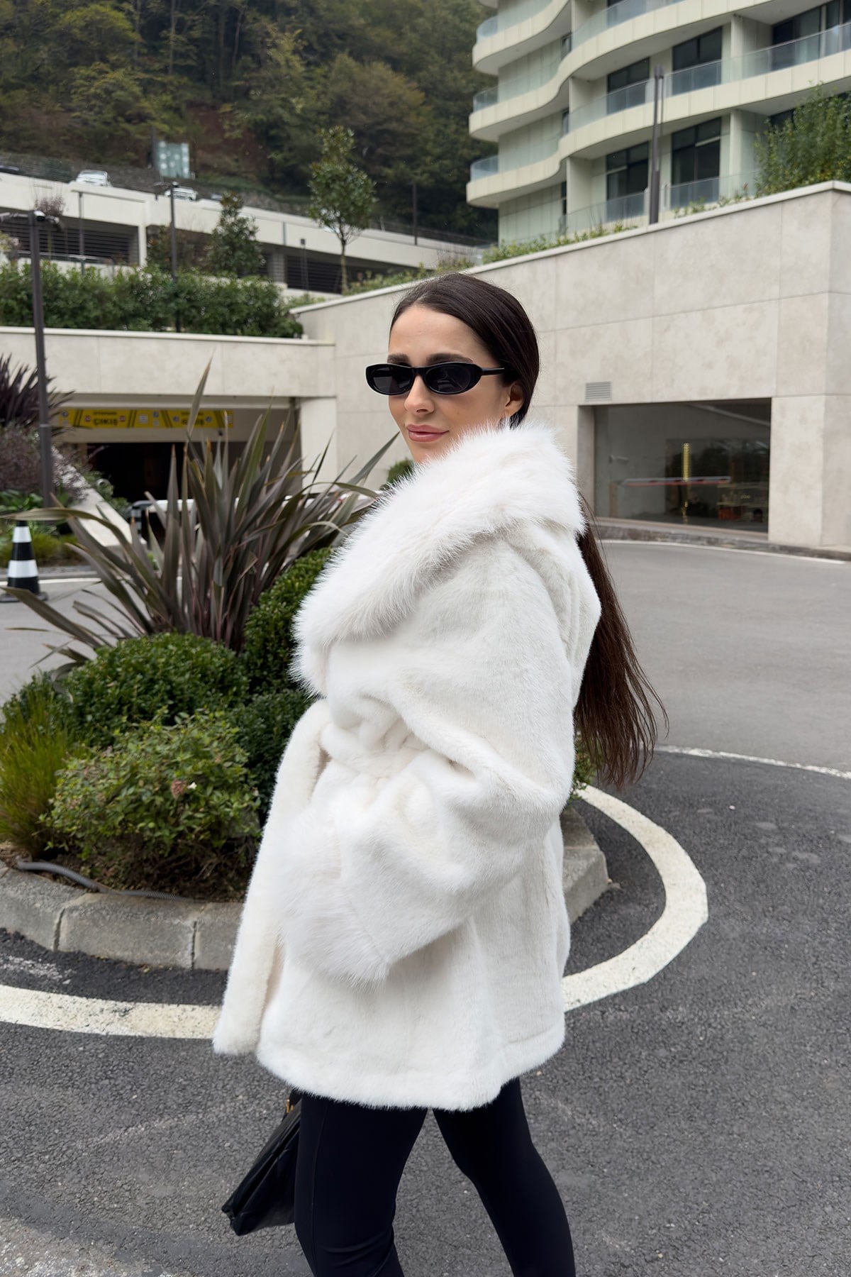 Marisse Bağlama Detay Oversize Kürk- EKRU
