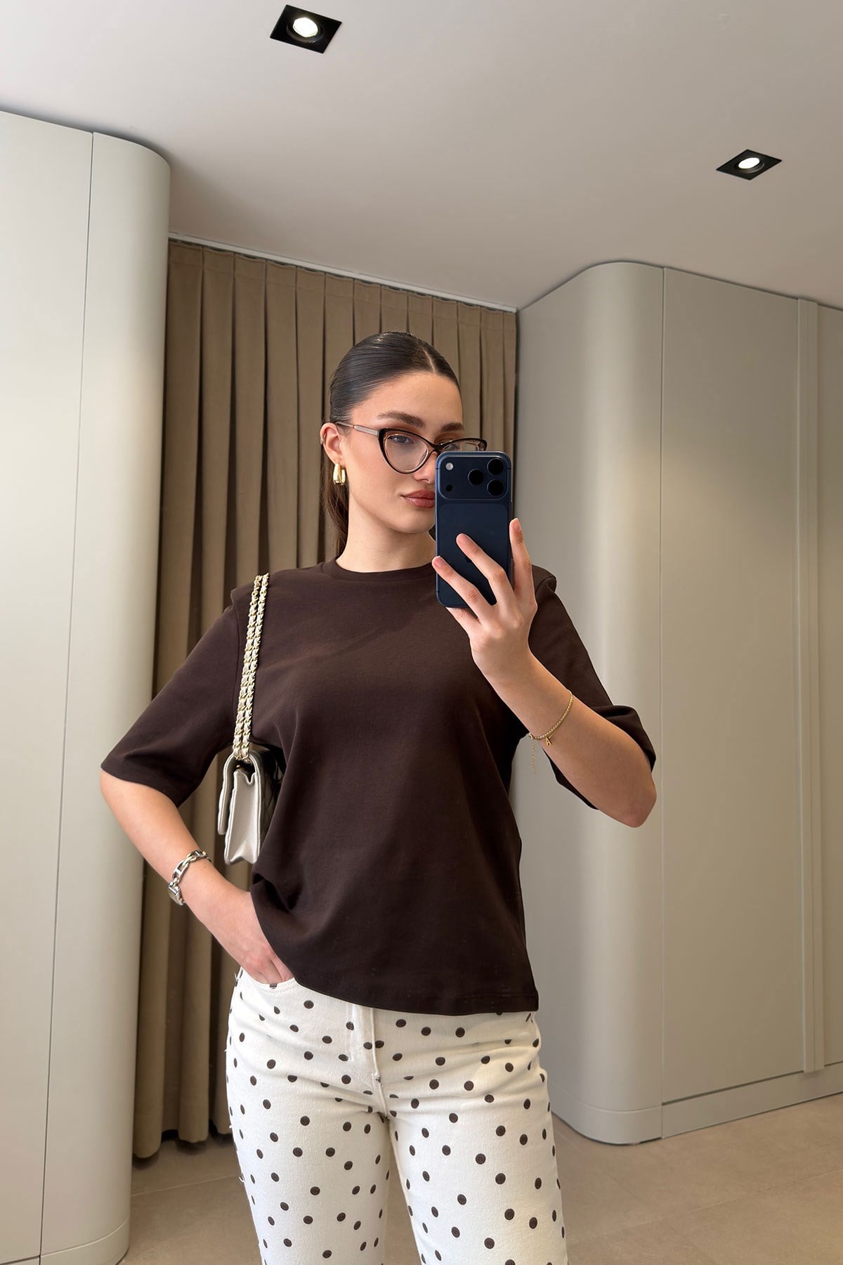 Omuz Vatkalı Premium T-shirt- KAHVERENGİ