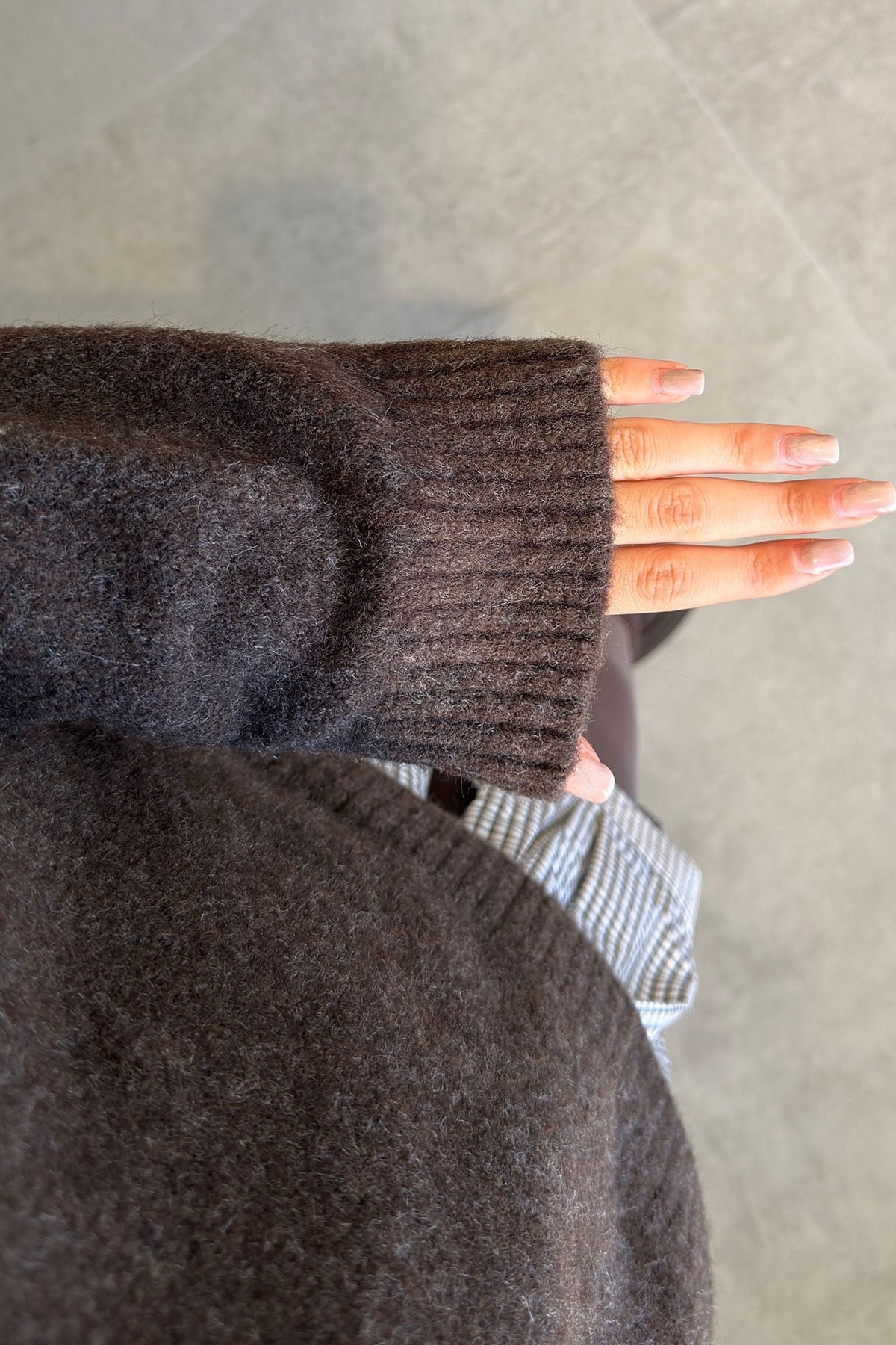 Oversize V Yaka Triko Kazak- KAHVERENGİ