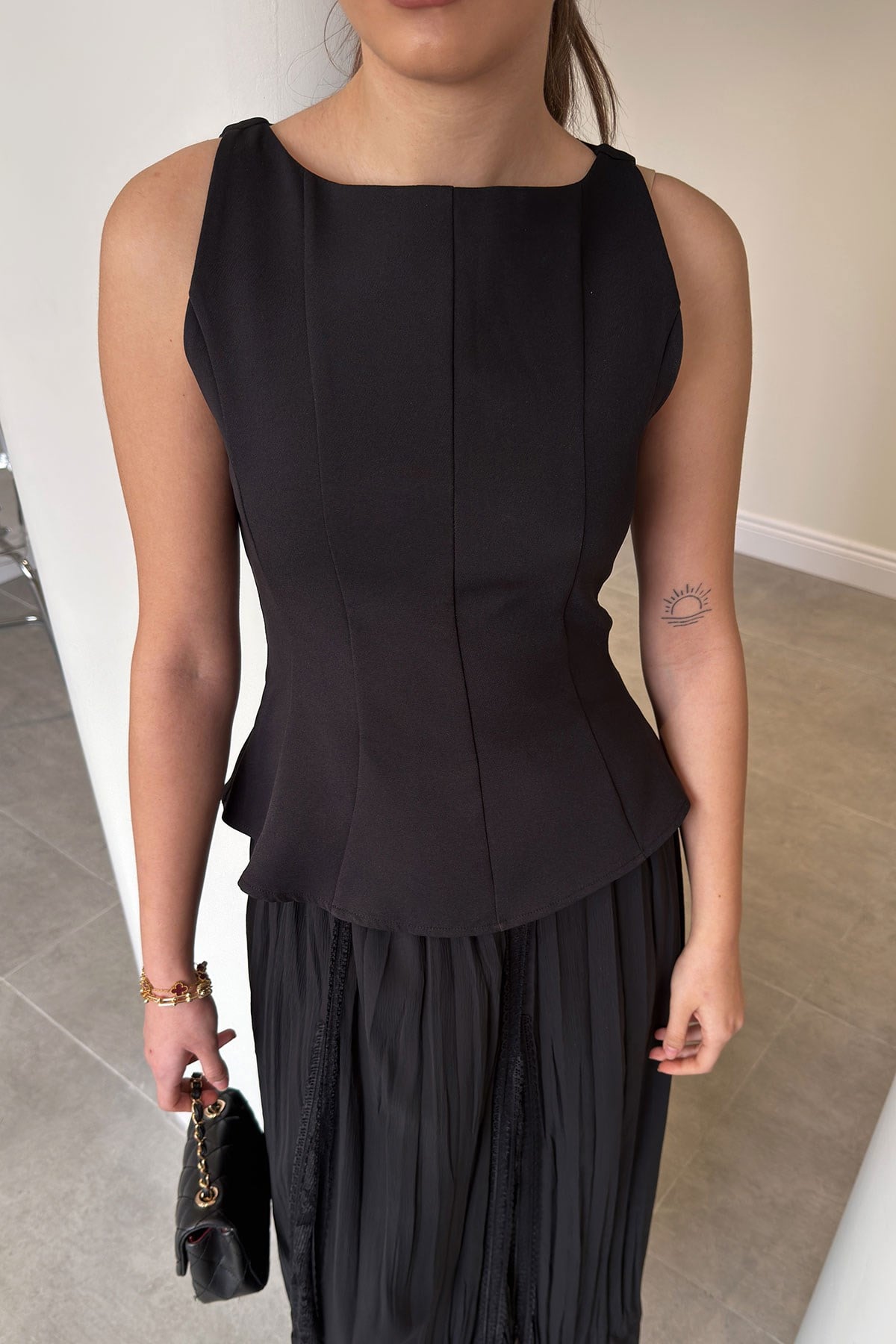 Peplum Detaylı Bluz- SİYAH