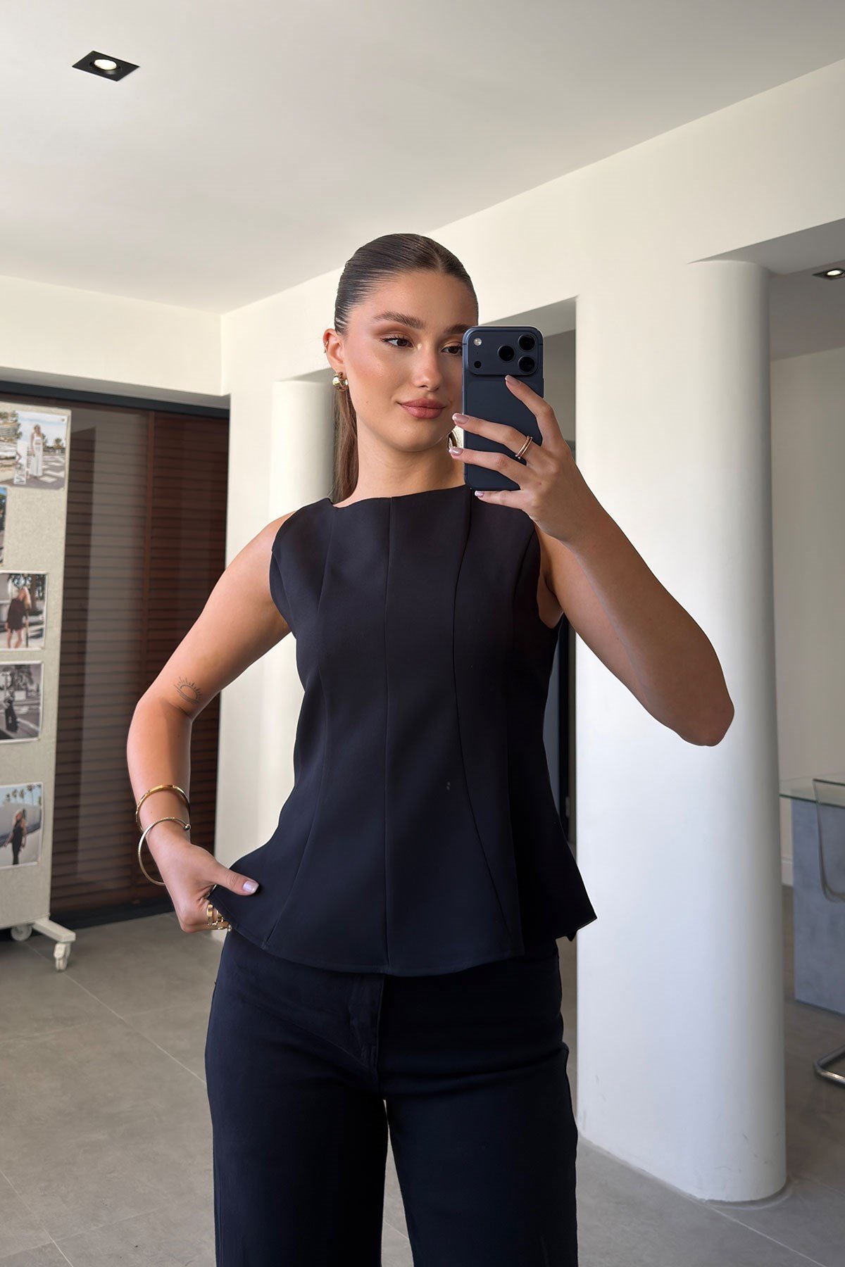 Peplum Detaylı Yandan Fermuarlı Bluz- SİYAH