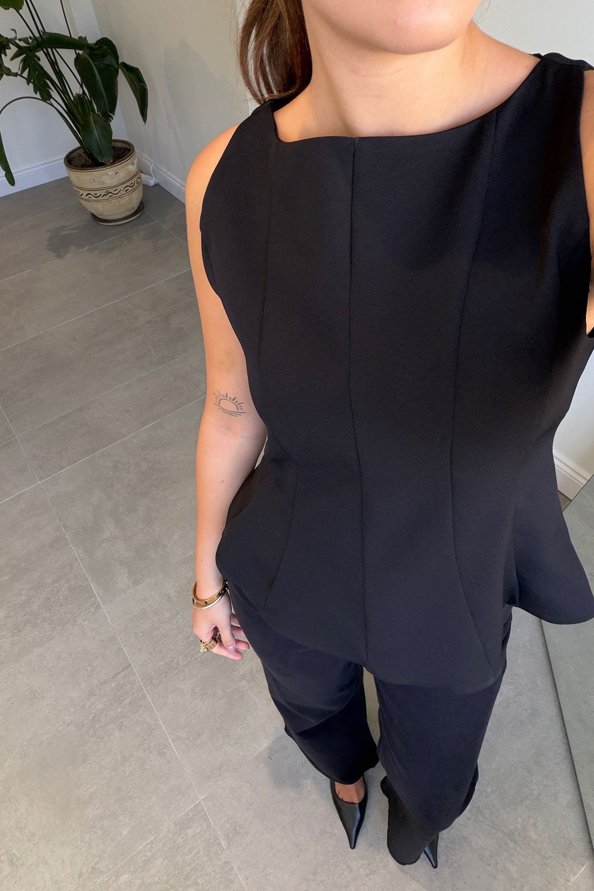 Peplum Detaylı Yandan Fermuarlı Bluz- SİYAH