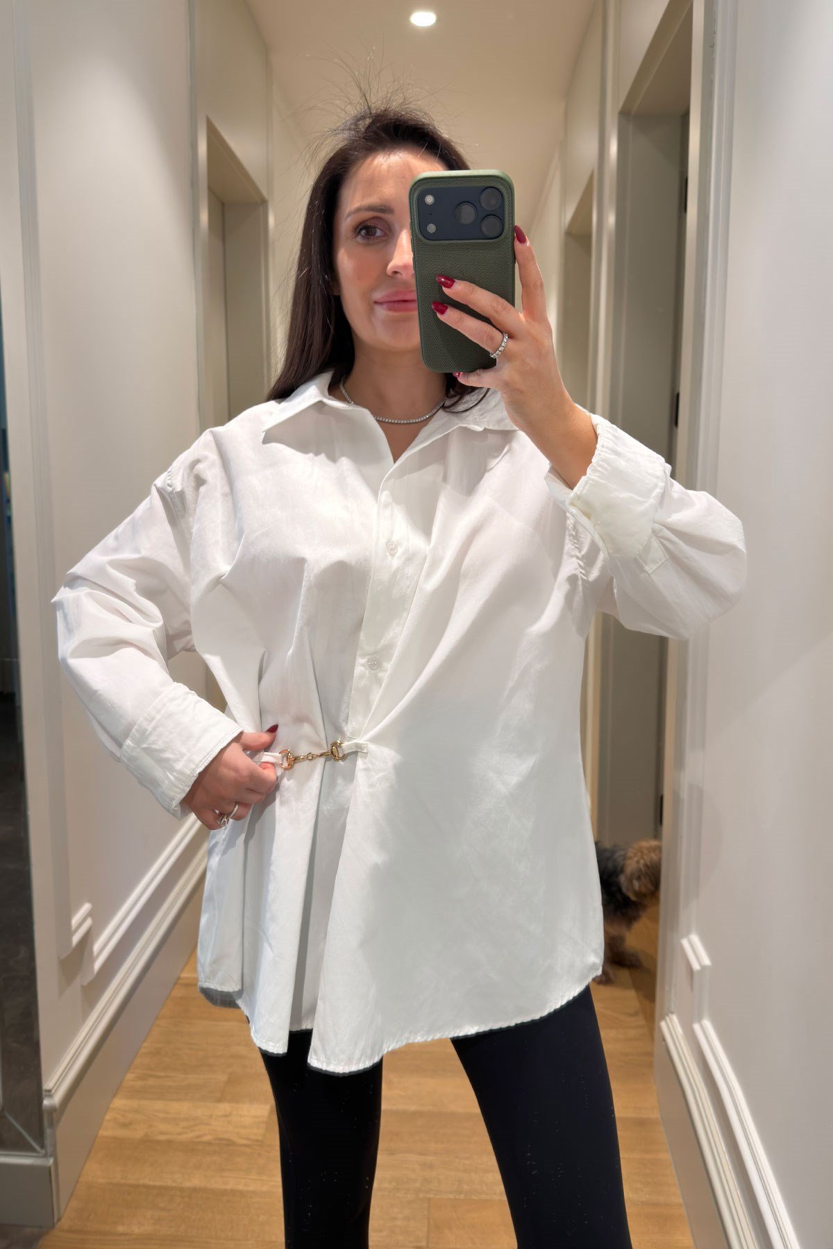 Premium Broş Detaylı Gömlek- BEYAZ