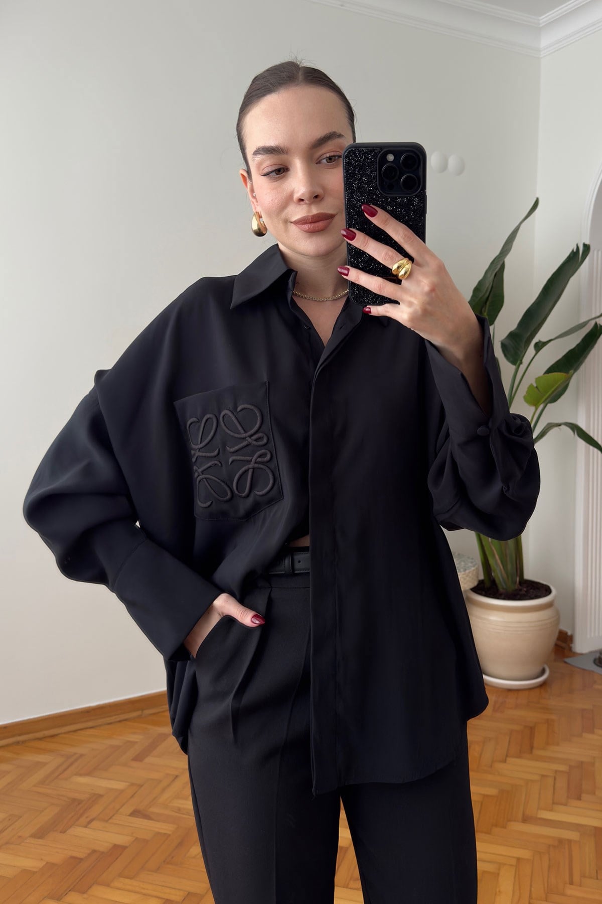 Premium Cebi Nakışlı Oversize Gömlek- SİYAH
