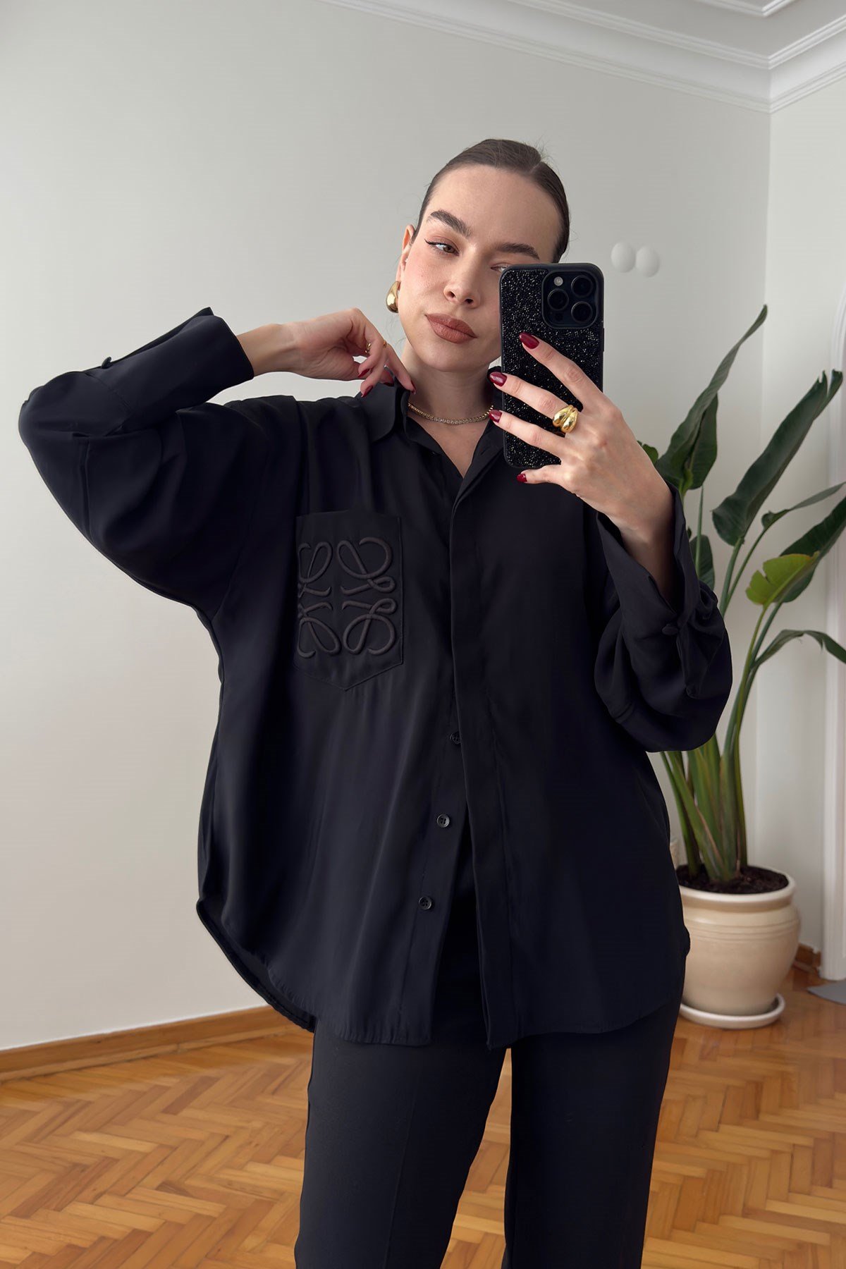 Premium Cebi Nakışlı Oversize Gömlek- SİYAH