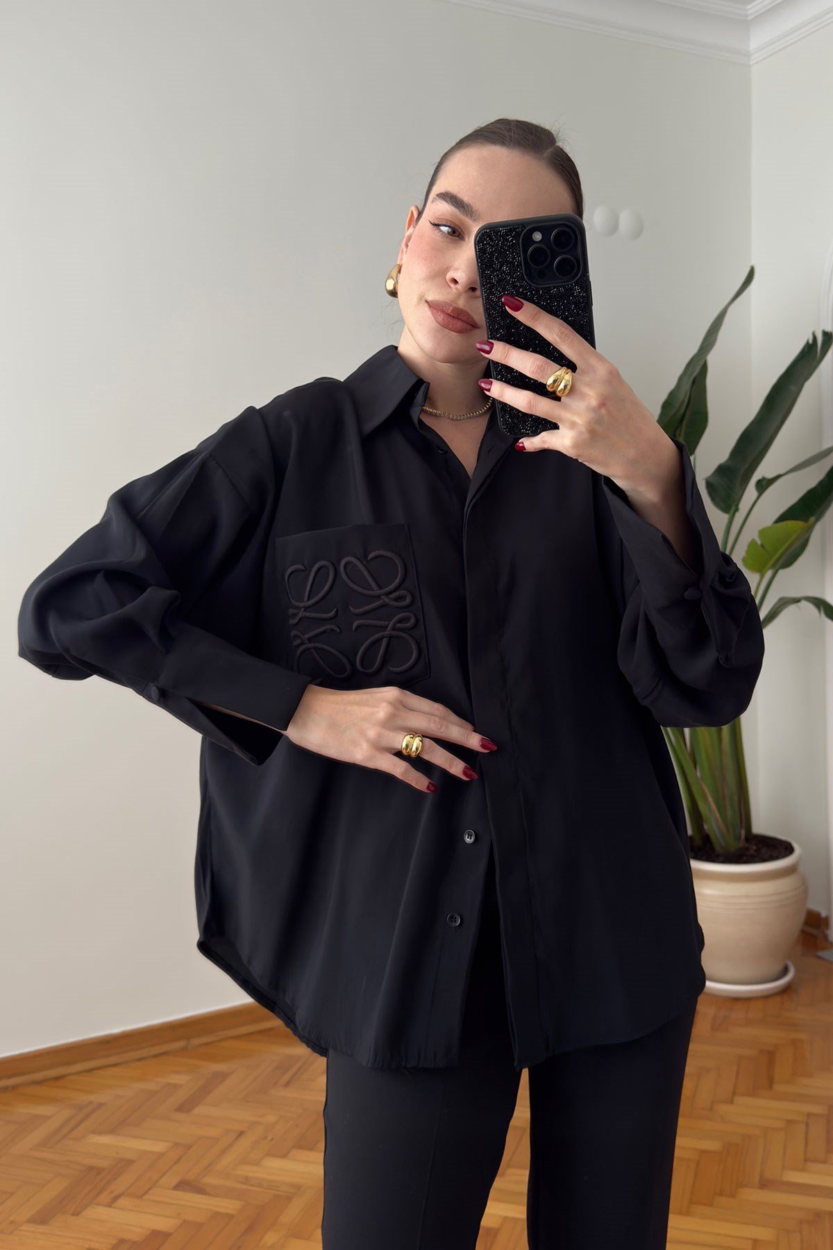 Premium Cebi Nakışlı Oversize Gömlek- SİYAH