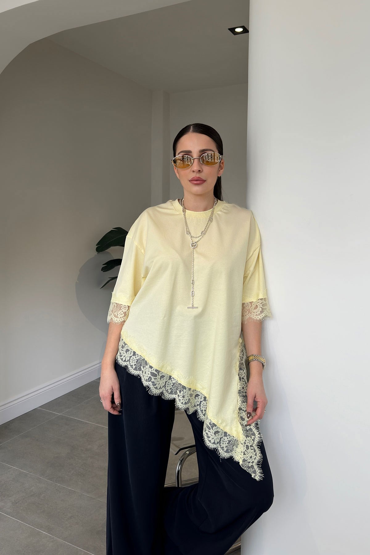 Premium Dantelli Bisiklet Yaka Bluz- SARI