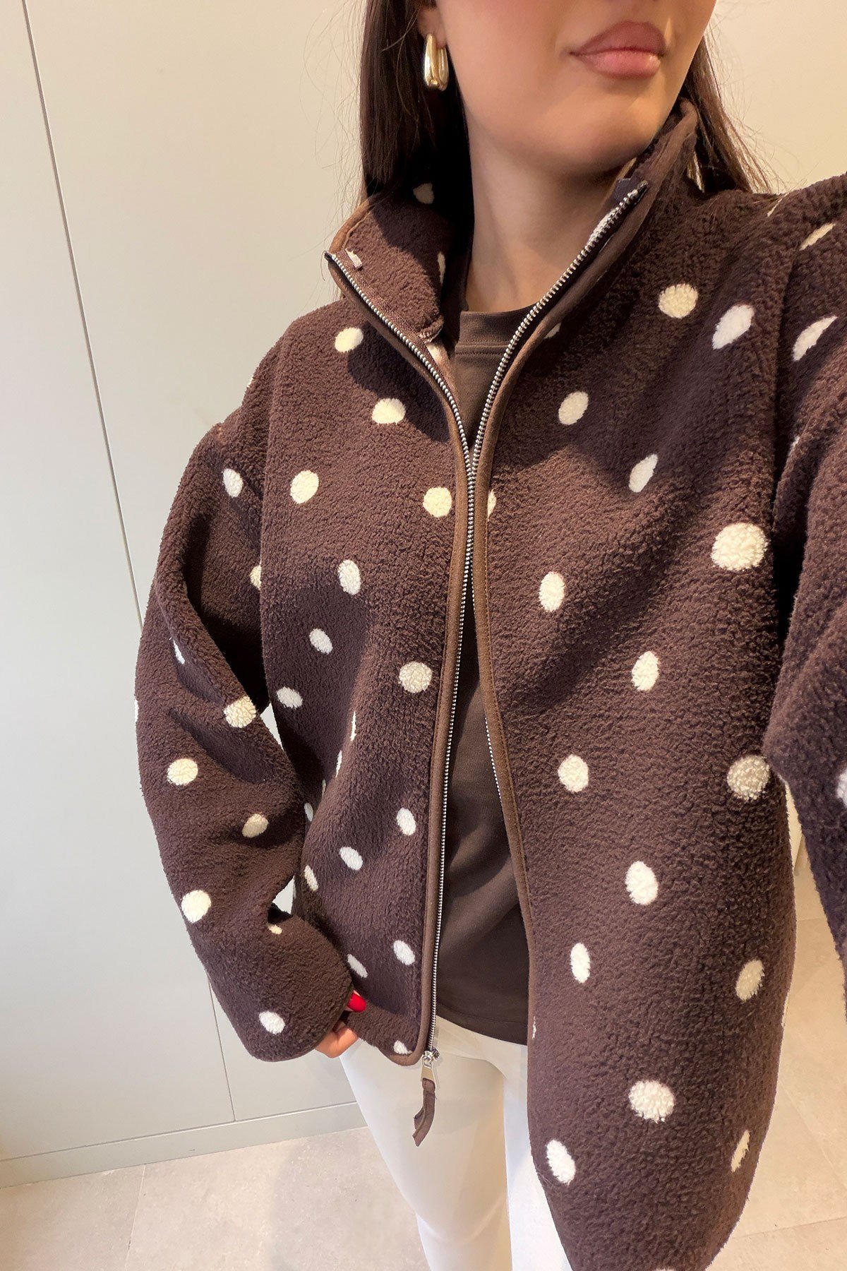 PREMİUM PUANTİYE DESENLİ FERMUARLI POLAR HIRKA- KAHVE-EKRU
