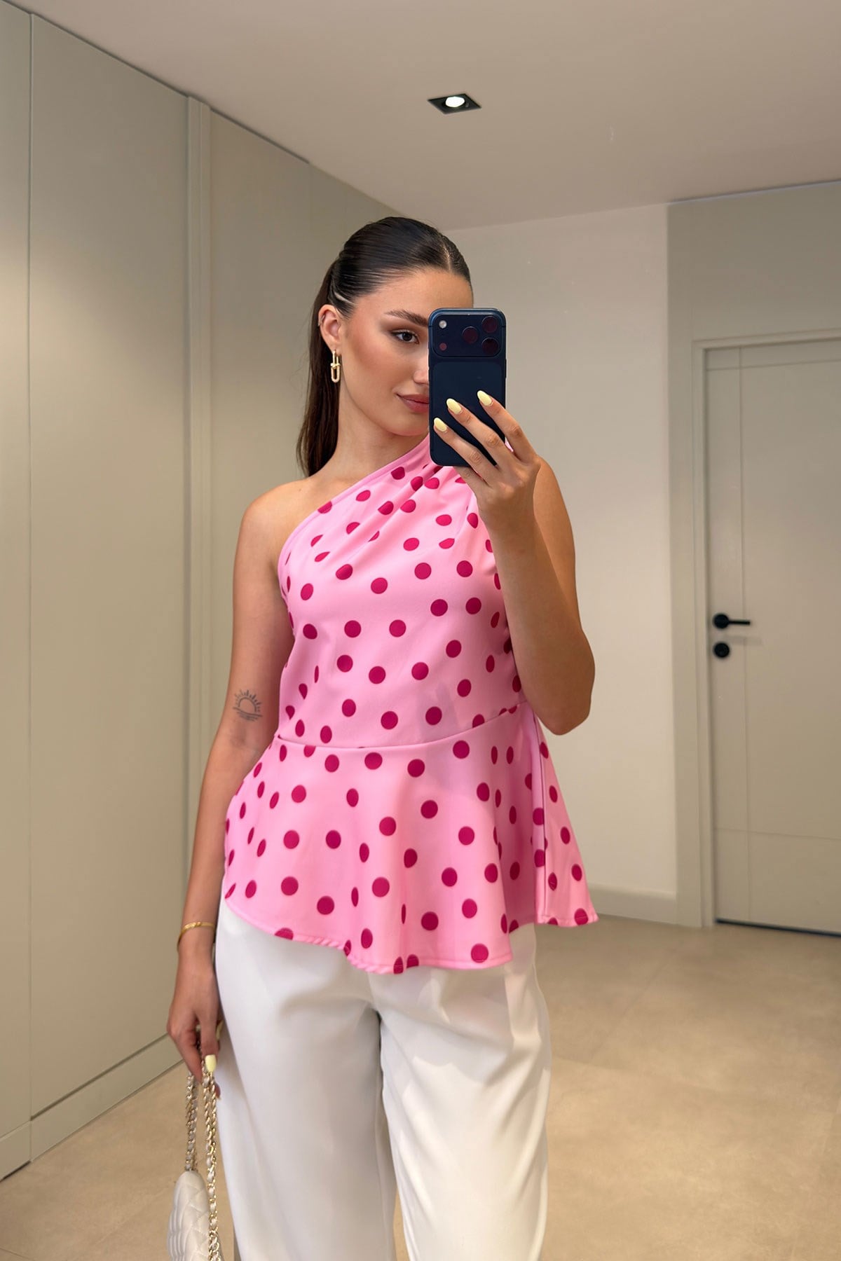 Tek Omuz Puantiye Desen Bluz- PEMBE