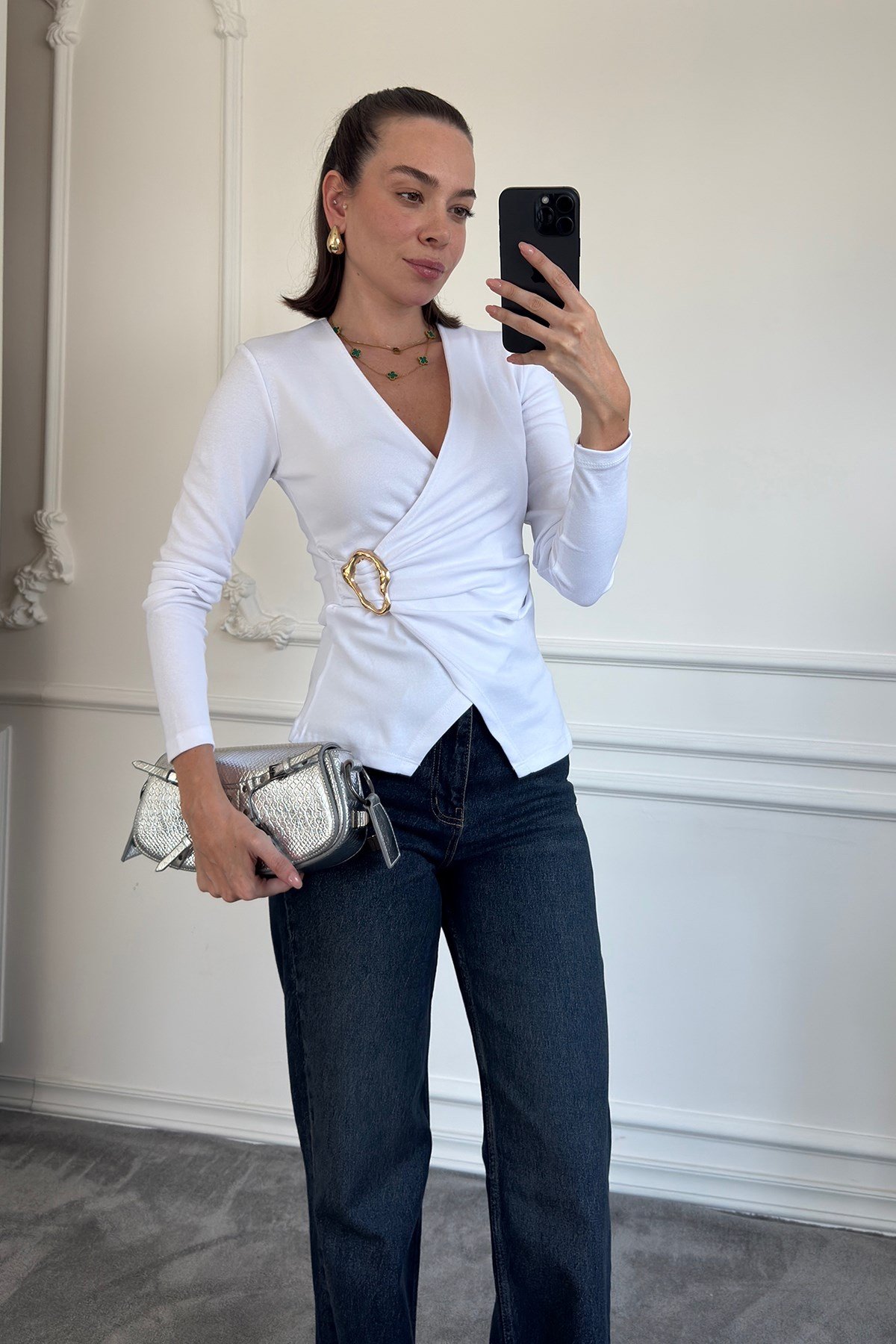 Uzun Kol Gold Broşlu Premium Bluz- EKRU