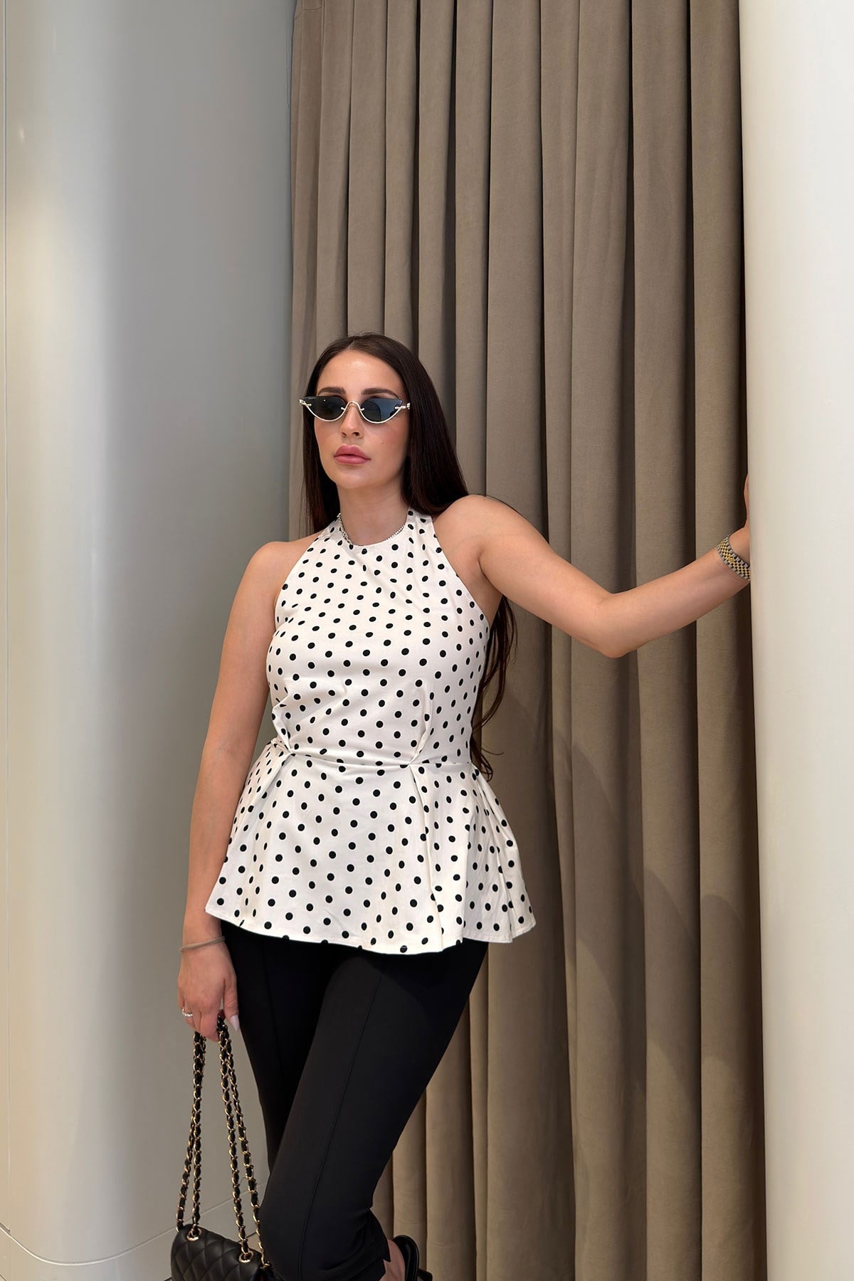 Volanlı Puantiye Desen Sırt Dekolteli Bluz- BEYAZ