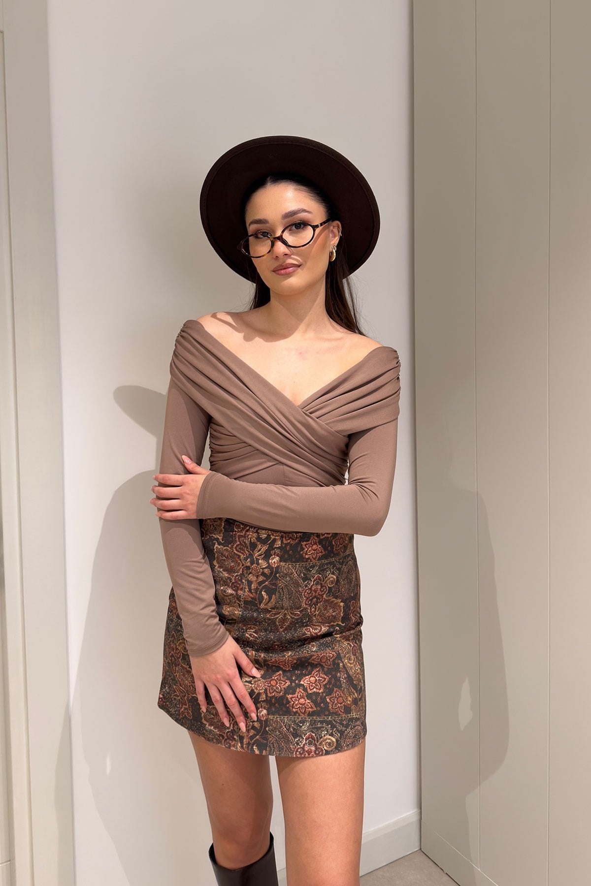 Yaka Detay Uzun Kollu Bodysuit- VİZON